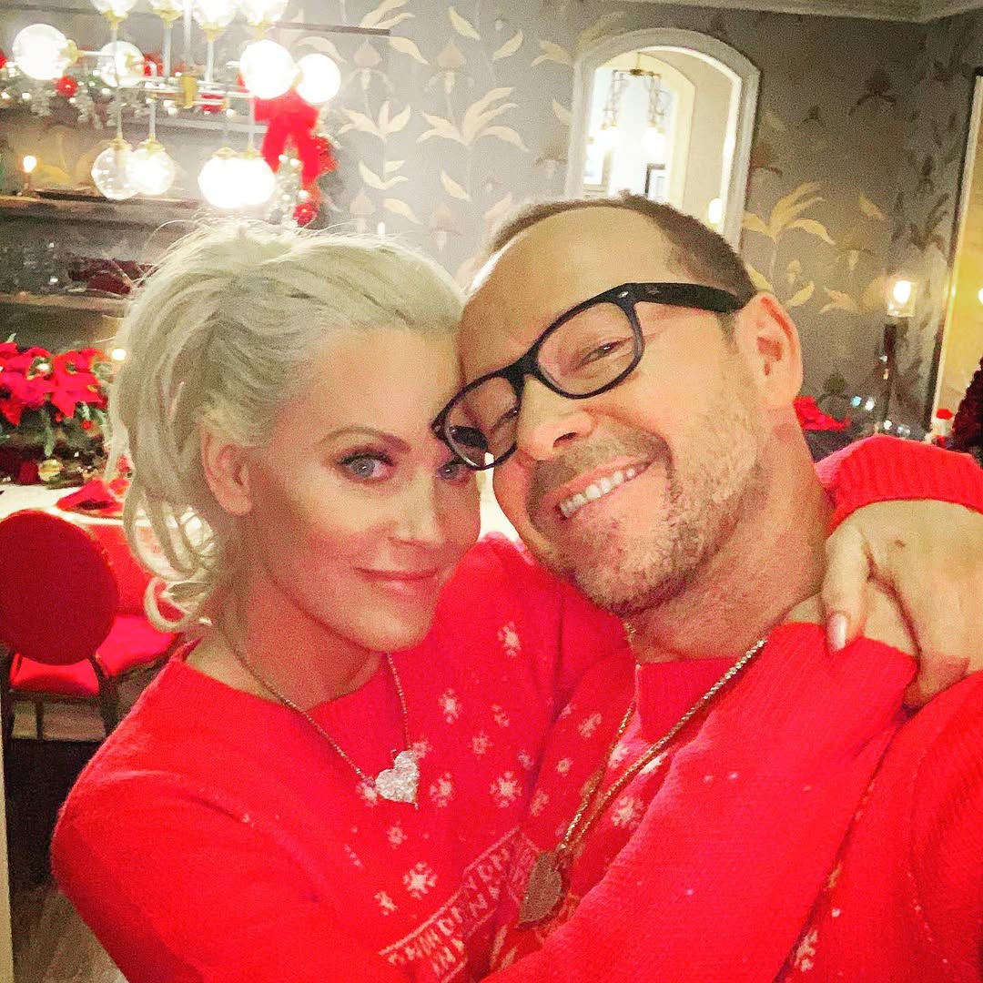 Jenny McCarthy and Donnie Wahlberg from a post dated December 25, 2019. | Source: Instagram/donniewahlberg