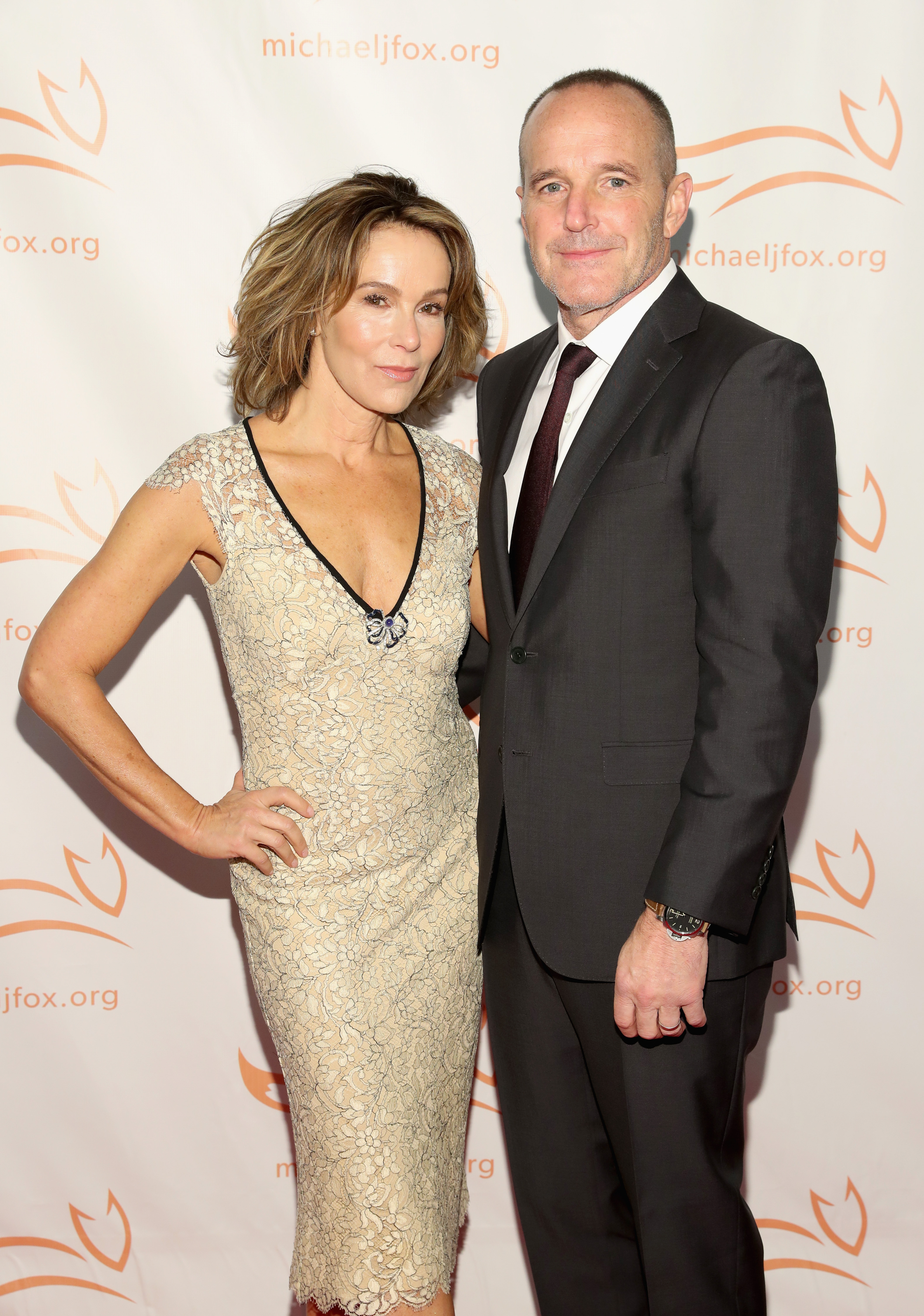 Jennifer Grey and Clark Gregg on the red carpet of "A Funny Thing Happened On The Way To Cure Parkinson's" benefitting The Michael J. Fox Foundation at the Hilton New York on November 10, 2018. | Source: Getty Images