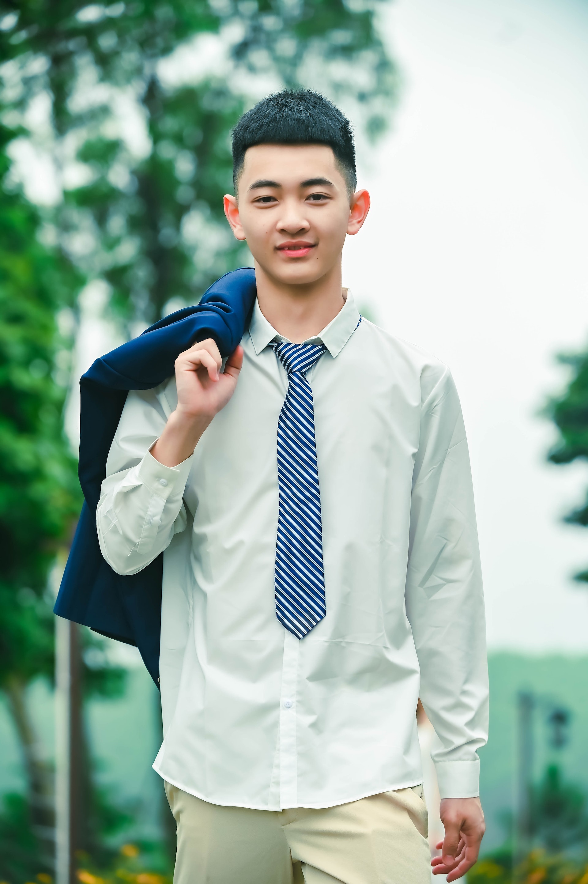A young man in a formal attire | Source: Pexels