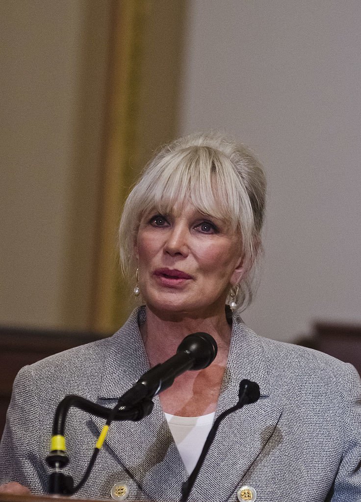 Linda Evans speaks during the Meals on Wheels Association of American press conference in Washington, D.C. on May 8, 2012 | Photo: Getty Images