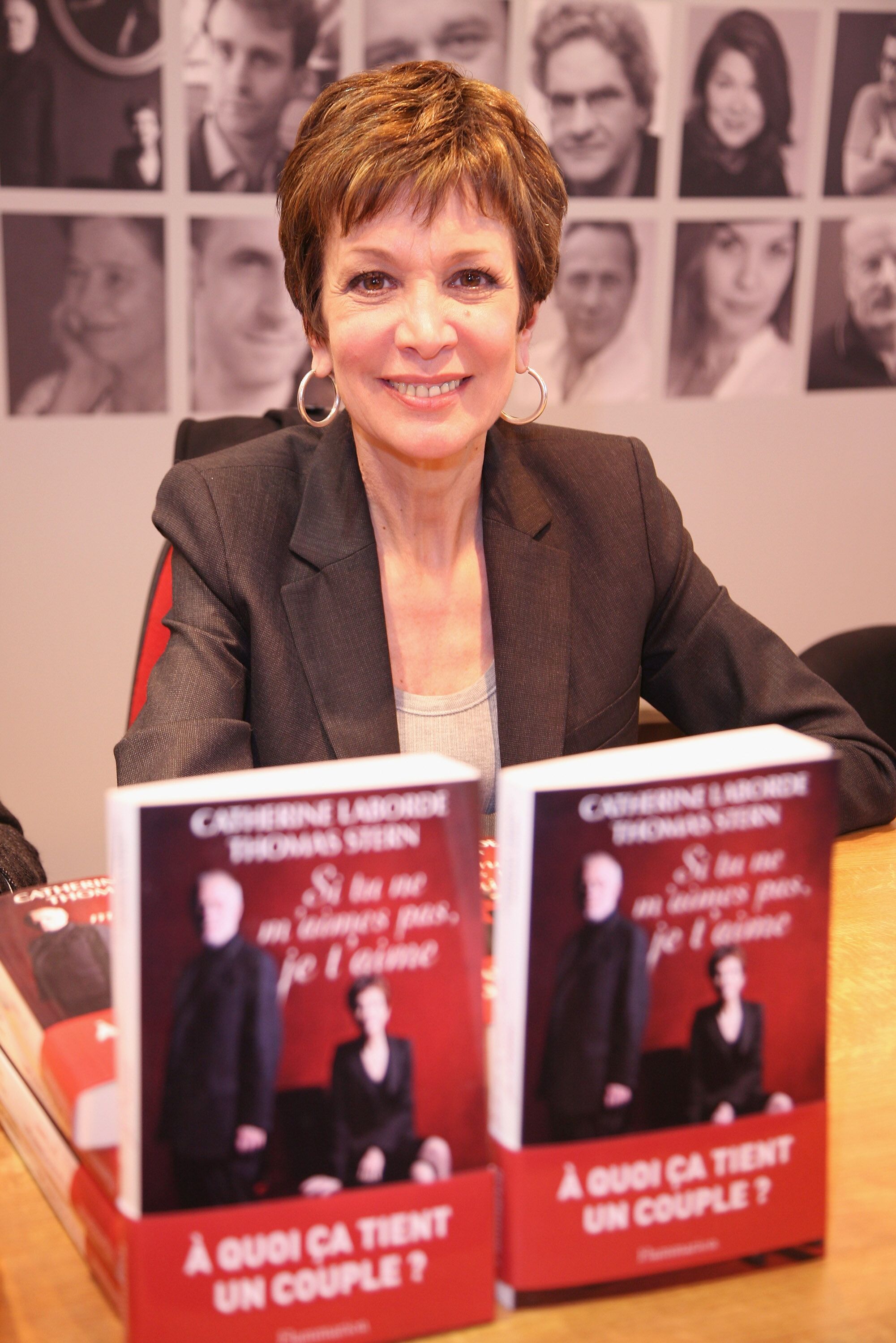 Catherine Laborde souriante devant la caméra. | Photo : Getty Images Catherine Laborde souriante devant la caméra. | Photo : Getty Images