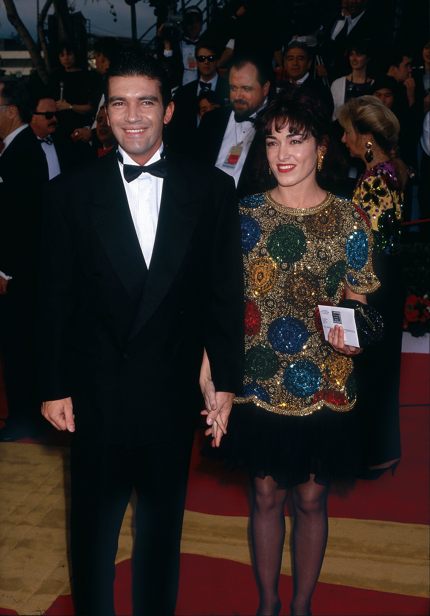  Antonio Banderas and Ana Leza are pictured as they arrive at the 1992 Academy Awards | Source: Getty Images