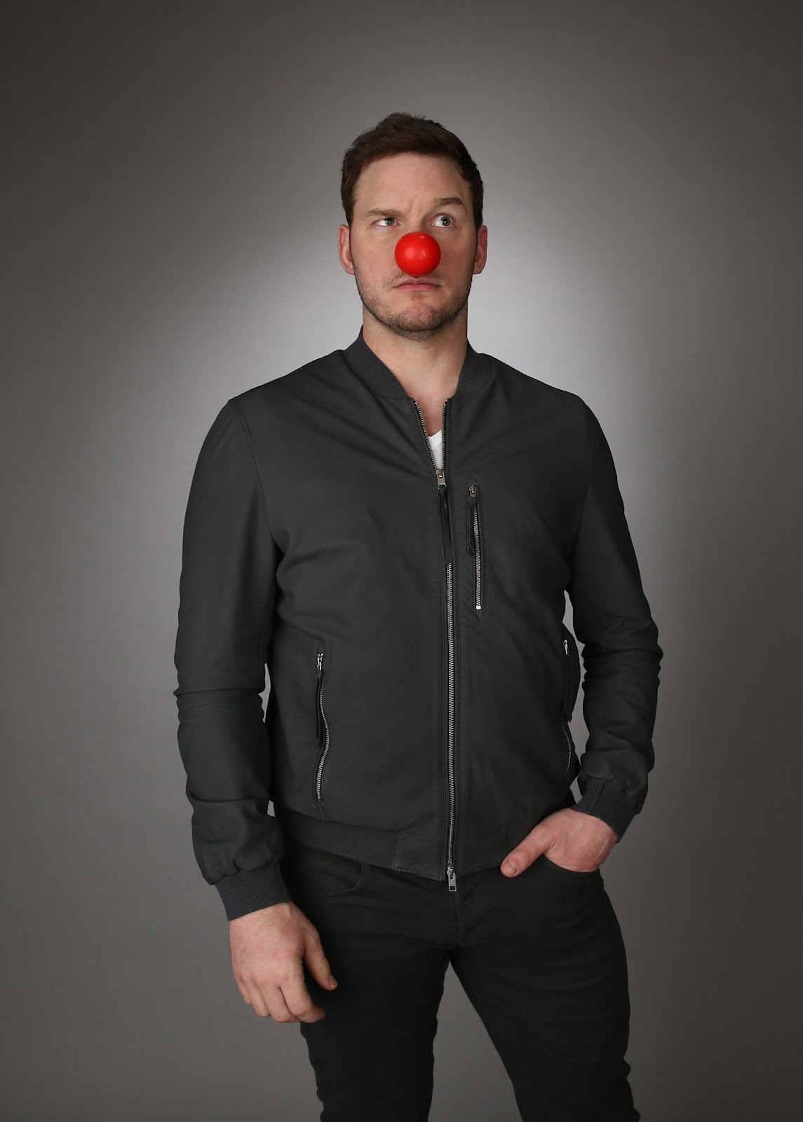 Chris Pratt photographed in honor of Red Nose Day in 2015. | Source: Getty Images