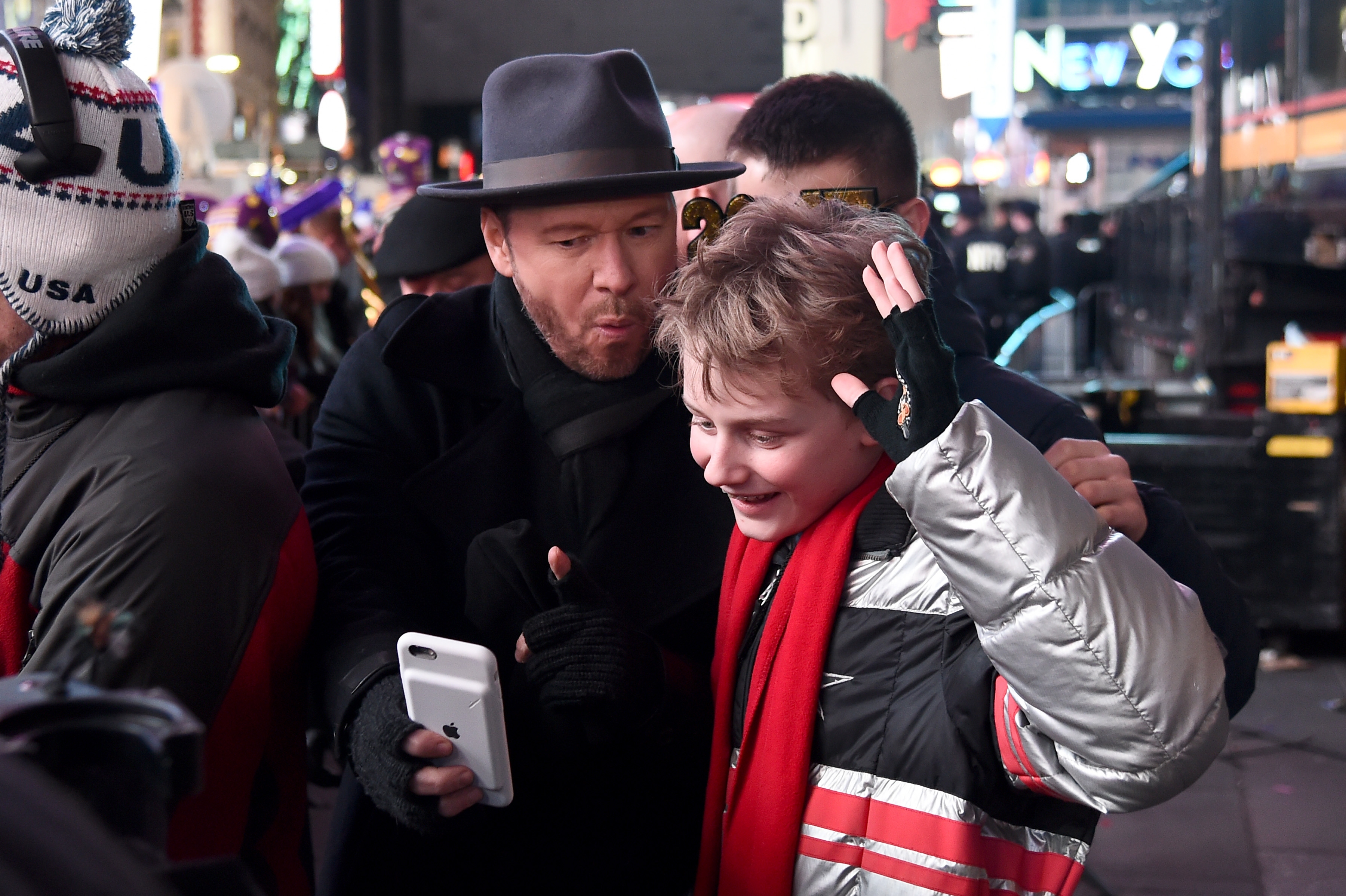Donnie Wahlberg and Evan Asher at Dick Clark's New Year's Rockin' Eve in New York City, 2016 | Source: Getty Images