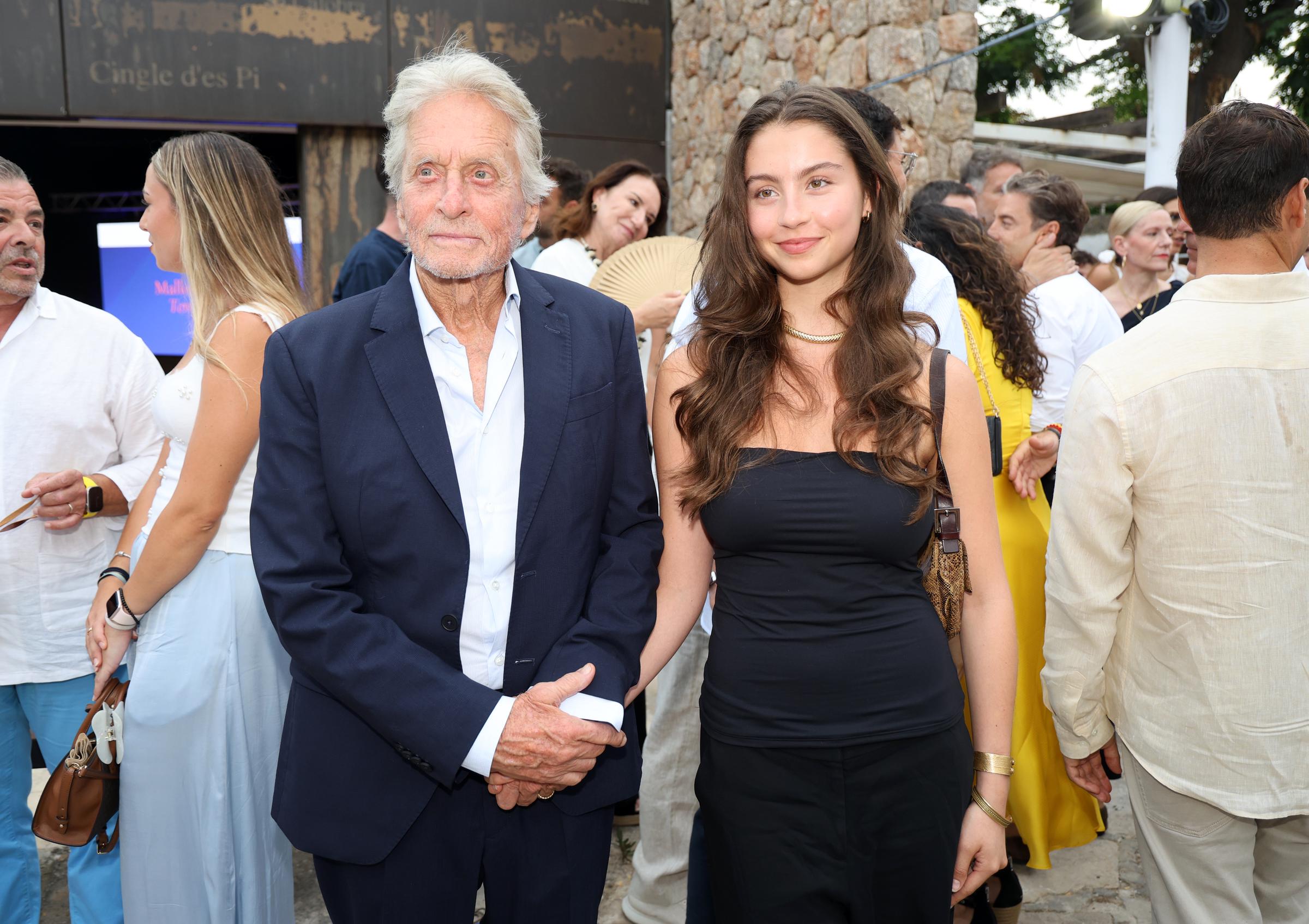 Some fans saw a blend of both Hollywood stars, saying Carys Douglas appears to have inherited features from both Michael Douglas and Catherine Zeta-Jones. | Source: Getty Images