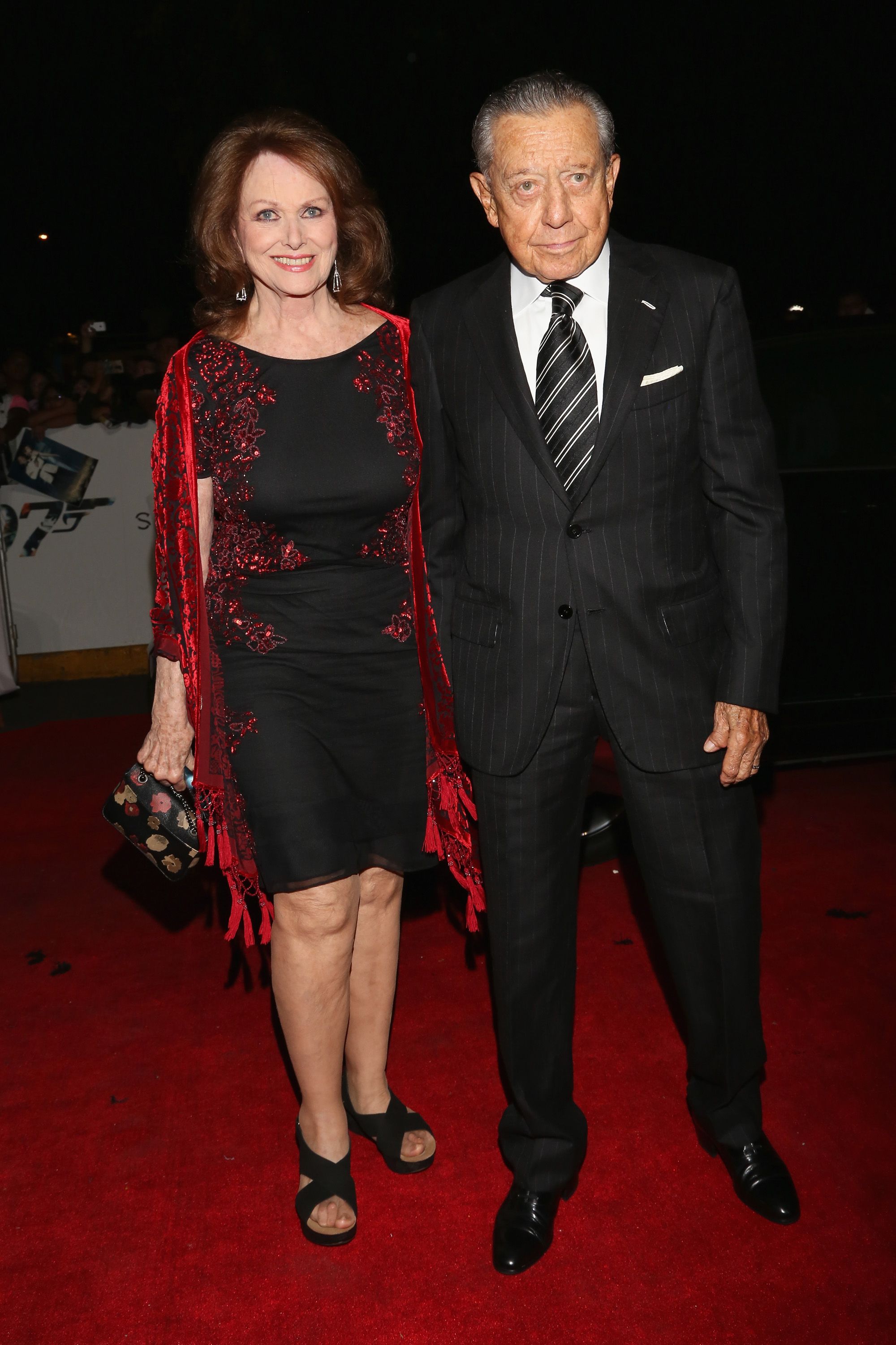 Miguel Aleman Velasco et sa femme Christianne Magnani assistent à la première de "Spectre" à Mexico à l'Auditorio Nacional le 2 novembre 2015 à Mexico, Mexique. | Photo : Getty Images