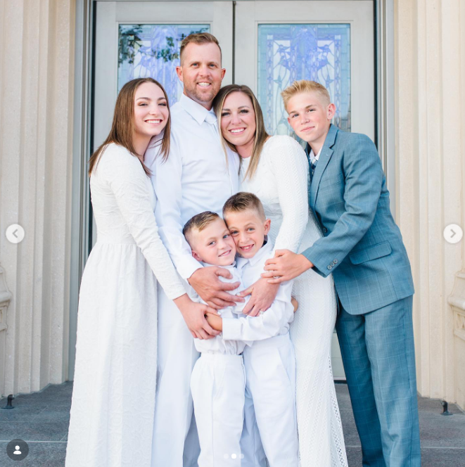 As the community mourns the loss of the Long family, several new things have surfaced. Here's a photo of the family on a special day posted on September 18, 2020. | Source: Instagram/lydia_vernon