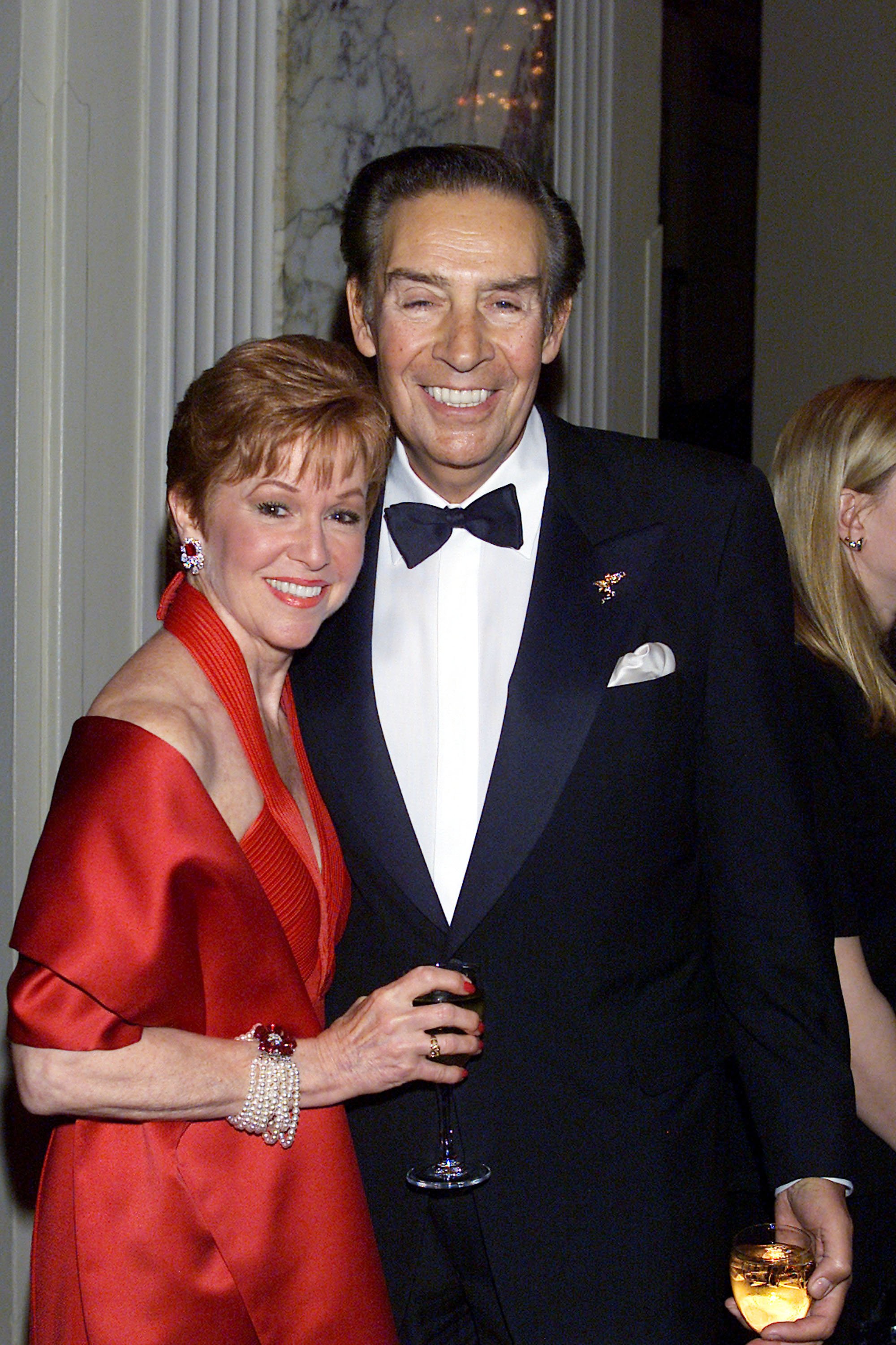 Elaine Orbach and Jerry Orbach at The American Theatre Wing Gala on April 15, 2002 | Source: Getty Images