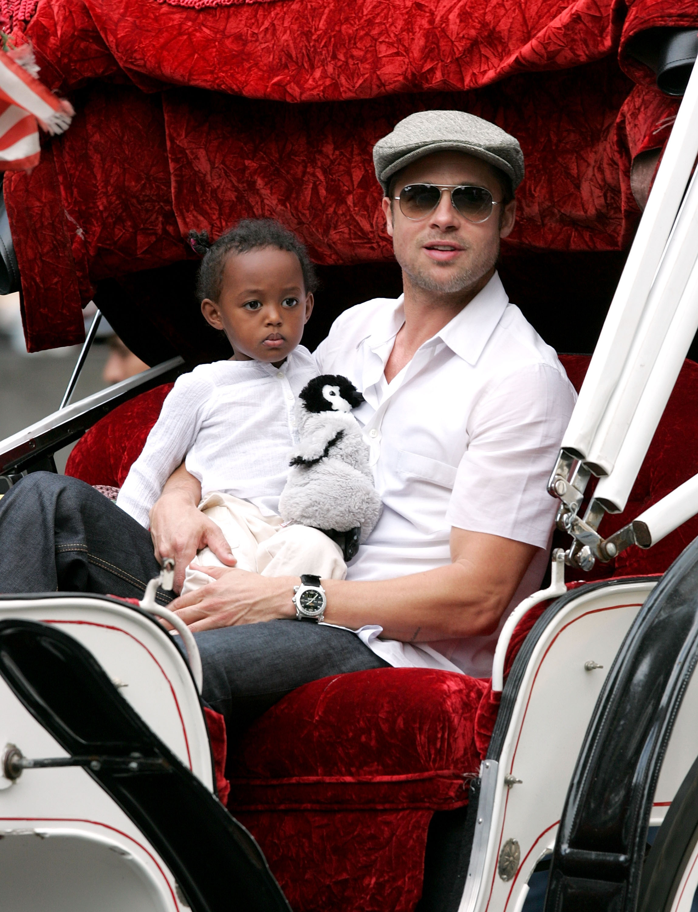 Brad Pitt and his daughter Zahara Jolie-Pitt visiting Central Park on August 28, 2007 in New York City | Source: Getty Images