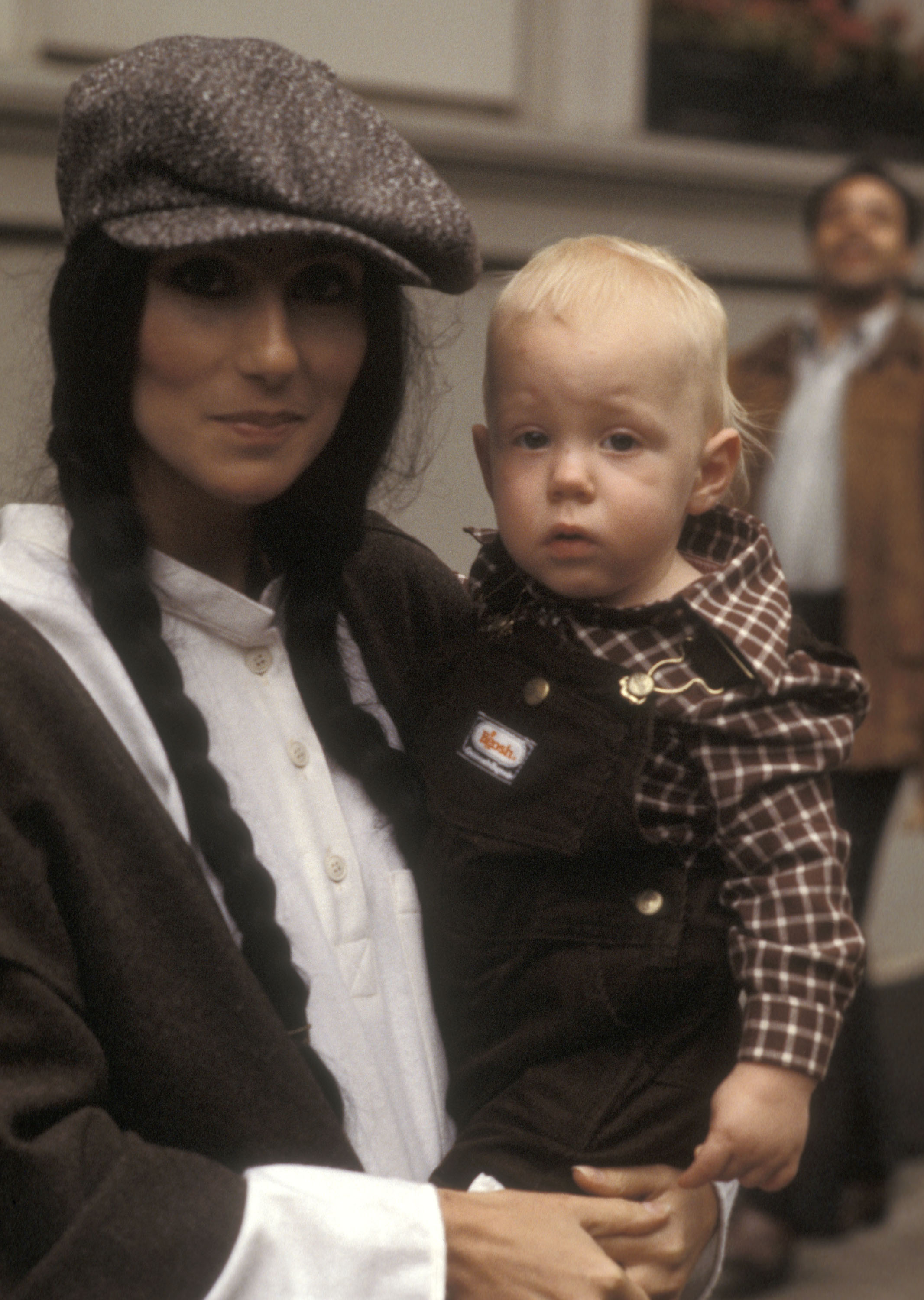 Cher and her son Elijah Blue Allman on September 23, 1977 in New York City | Source: Getty Images