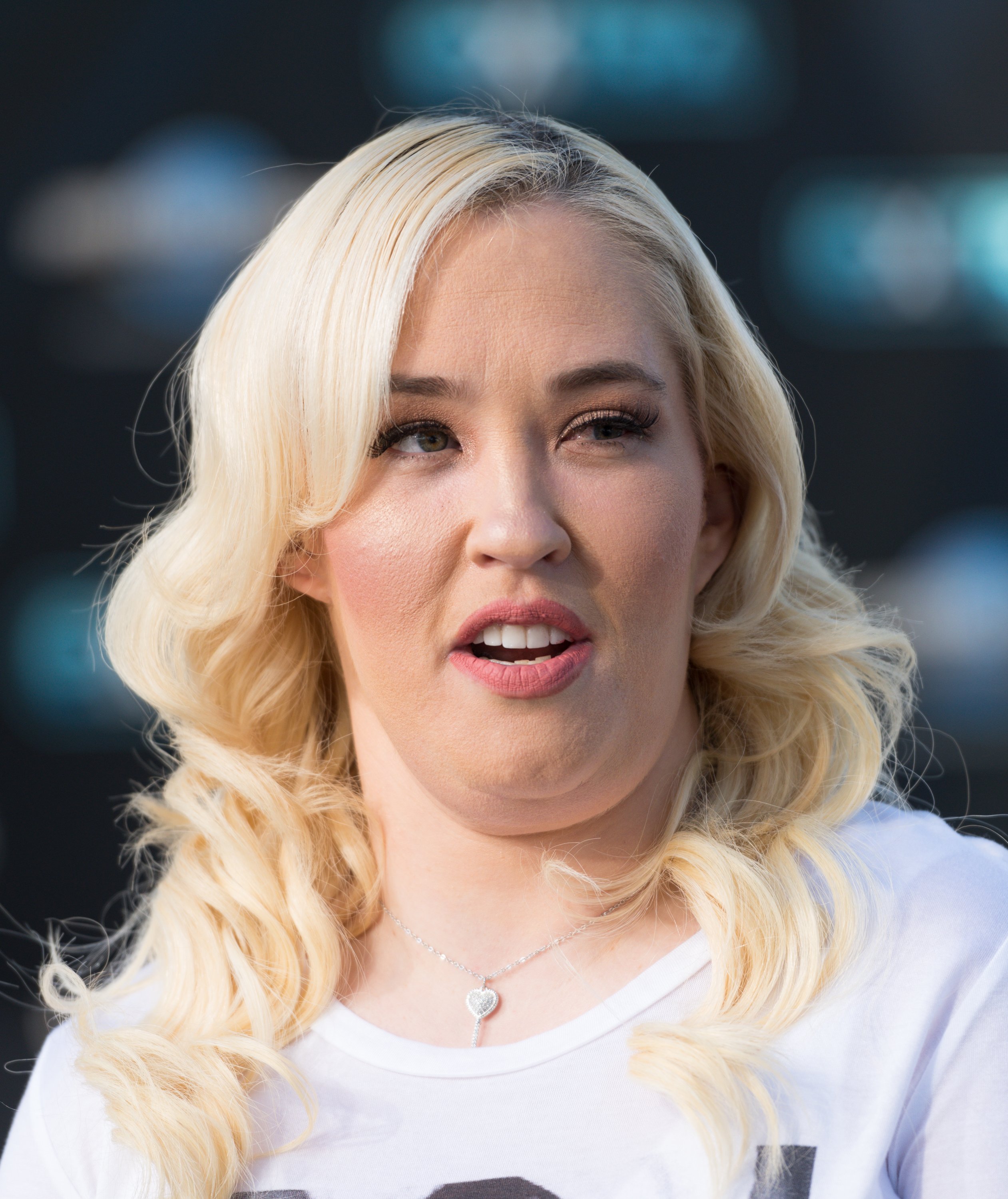 Mama June Shannon at 'Extra' at Universal Studios Hollywood on January 11, 2018 in Universal City, California | Photo: Getty Images