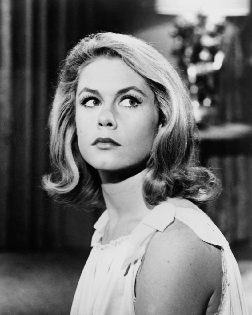 Pictured: A black and white portrait of Hollywood starlet Elizabeth Montgomery in 1960 | Photo: Getty Images