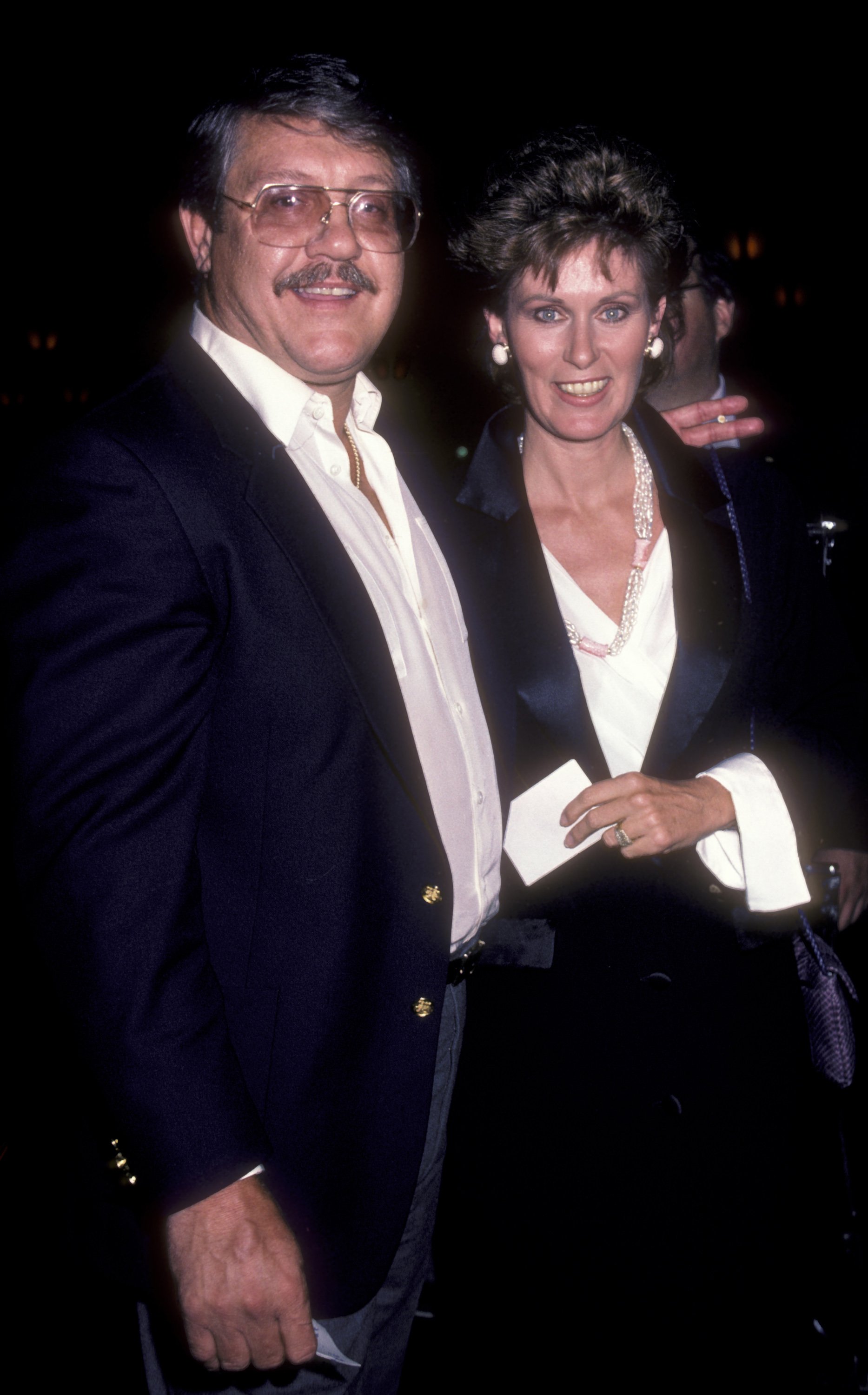 Actor Alex Karras and actress Susan Clark attend ABC TV Affiliates Party on April 30, 1984 at Tavern on the Green in New York City | Source: Getty Images