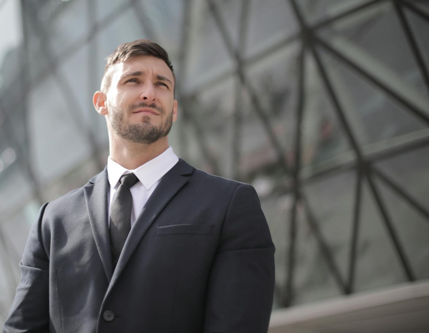 A man in suit looking ahead | Source: Pexels