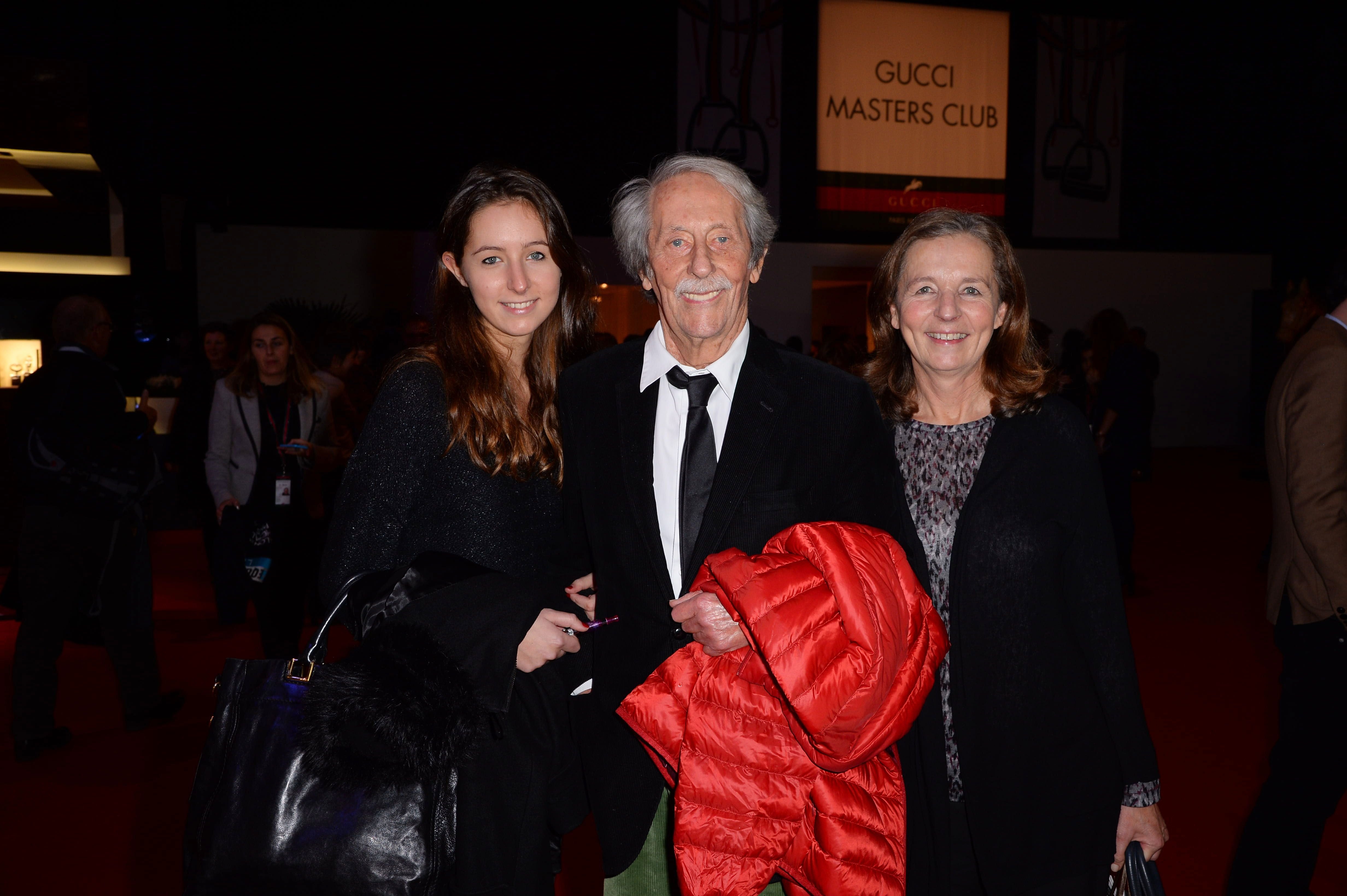 Jean Rochefort, son épouse Delphine Gleize et leur fille Clémence Rochefort, 2013, à Paris. | Photo : Getty Images