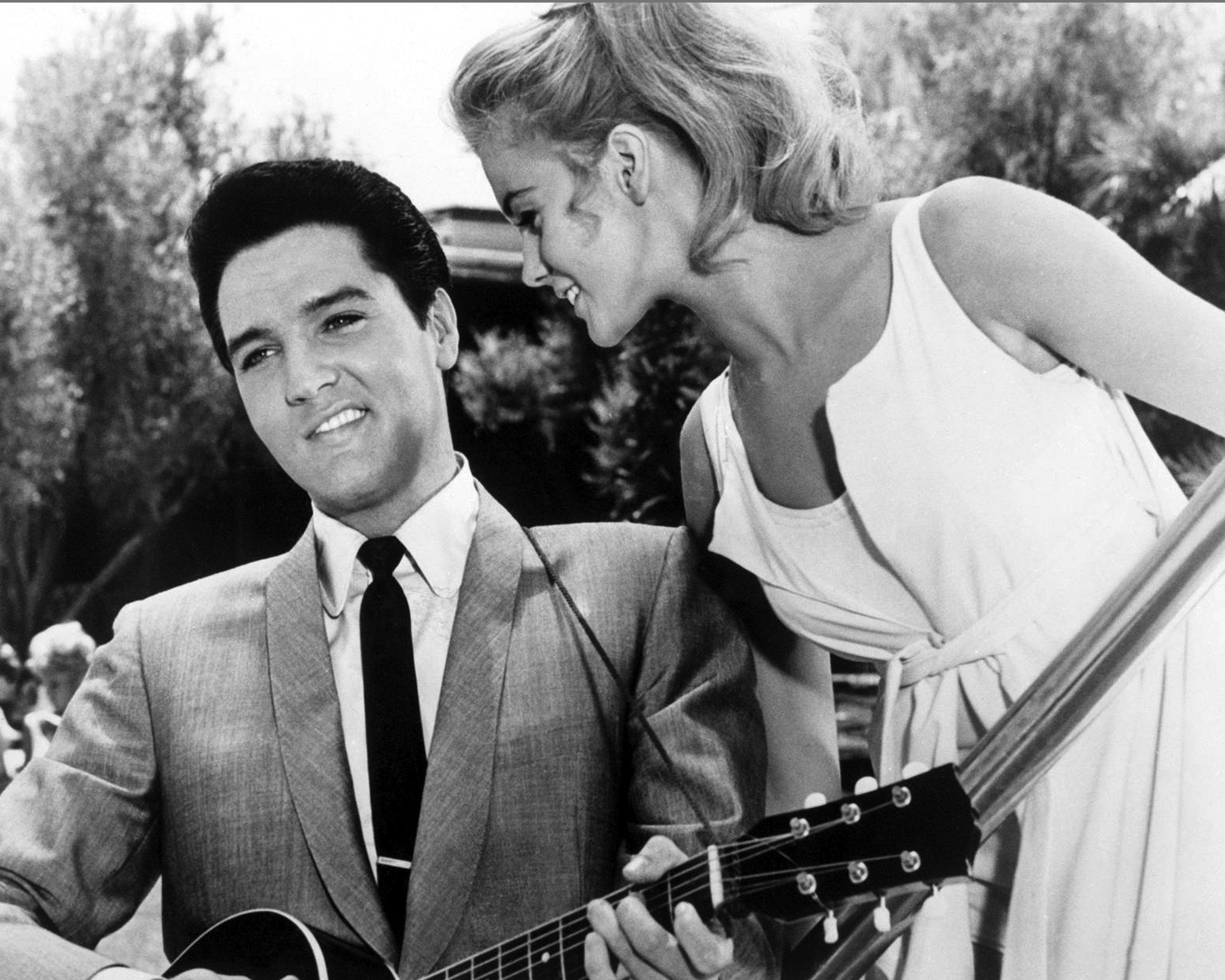 Swedish-American actress Ann-Margret with Elvis Presley (1935 - 1977) in the musical film 'Viva Las Vegas', directed by George Sidney, 1964. | Source: Getty Images