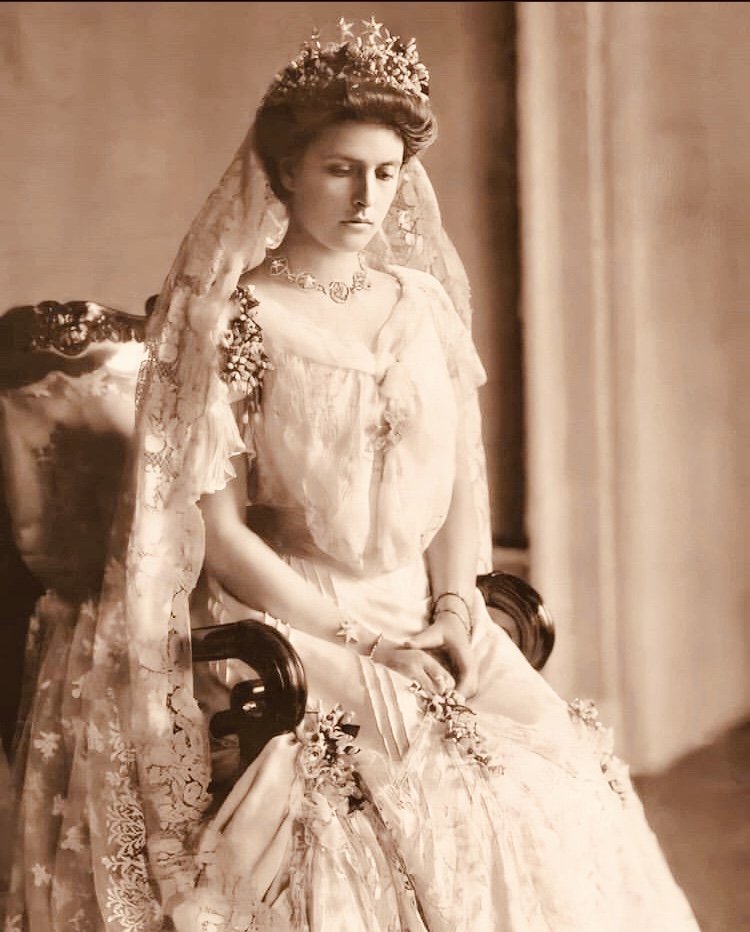 La princesa Alice de Battenberg, el día de su boda. | Foto: Wikimedia Commons Images