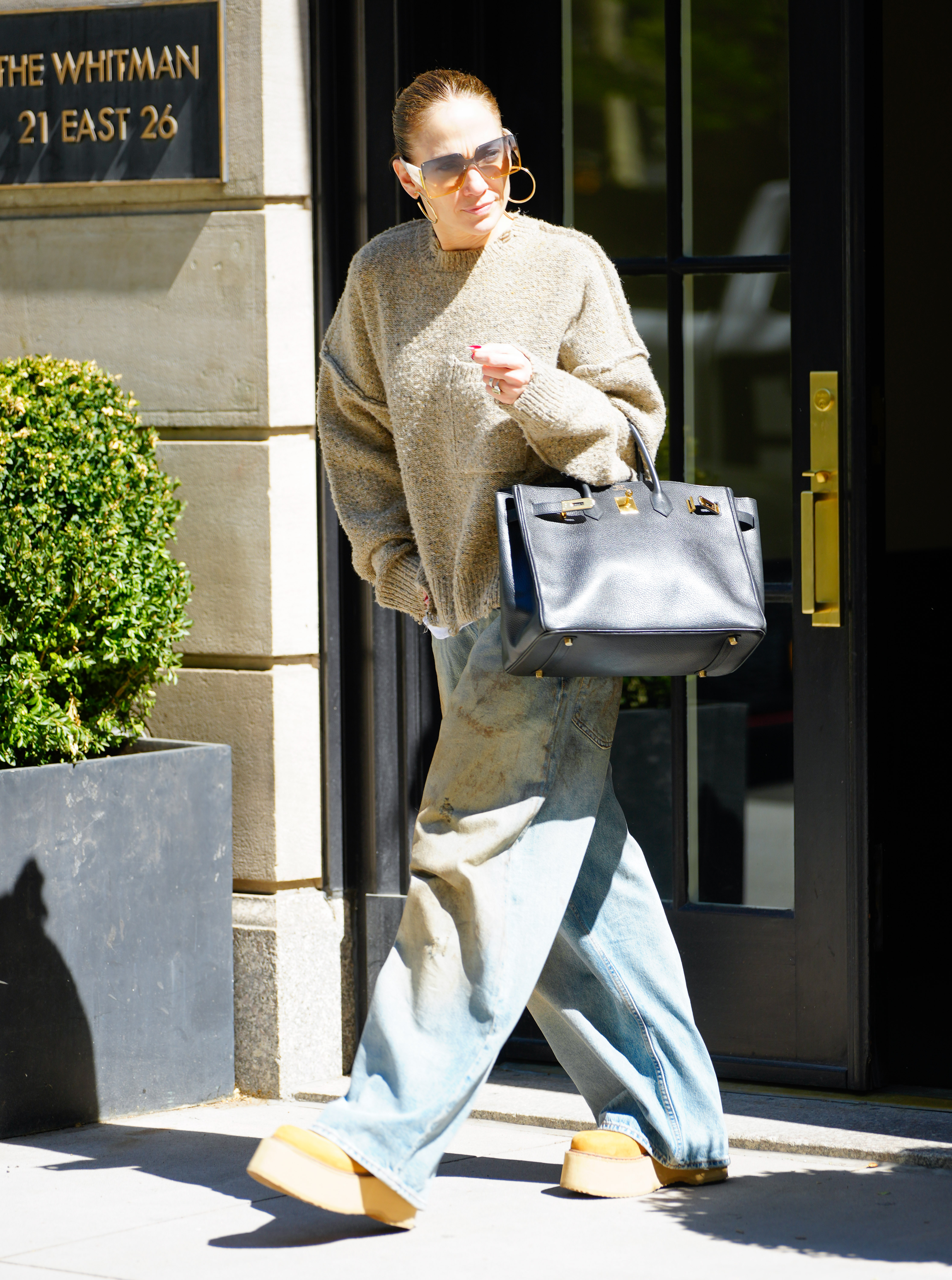 Jennifer Lopez is seen in New York City on April 26, 2024 | Source: Getty Images