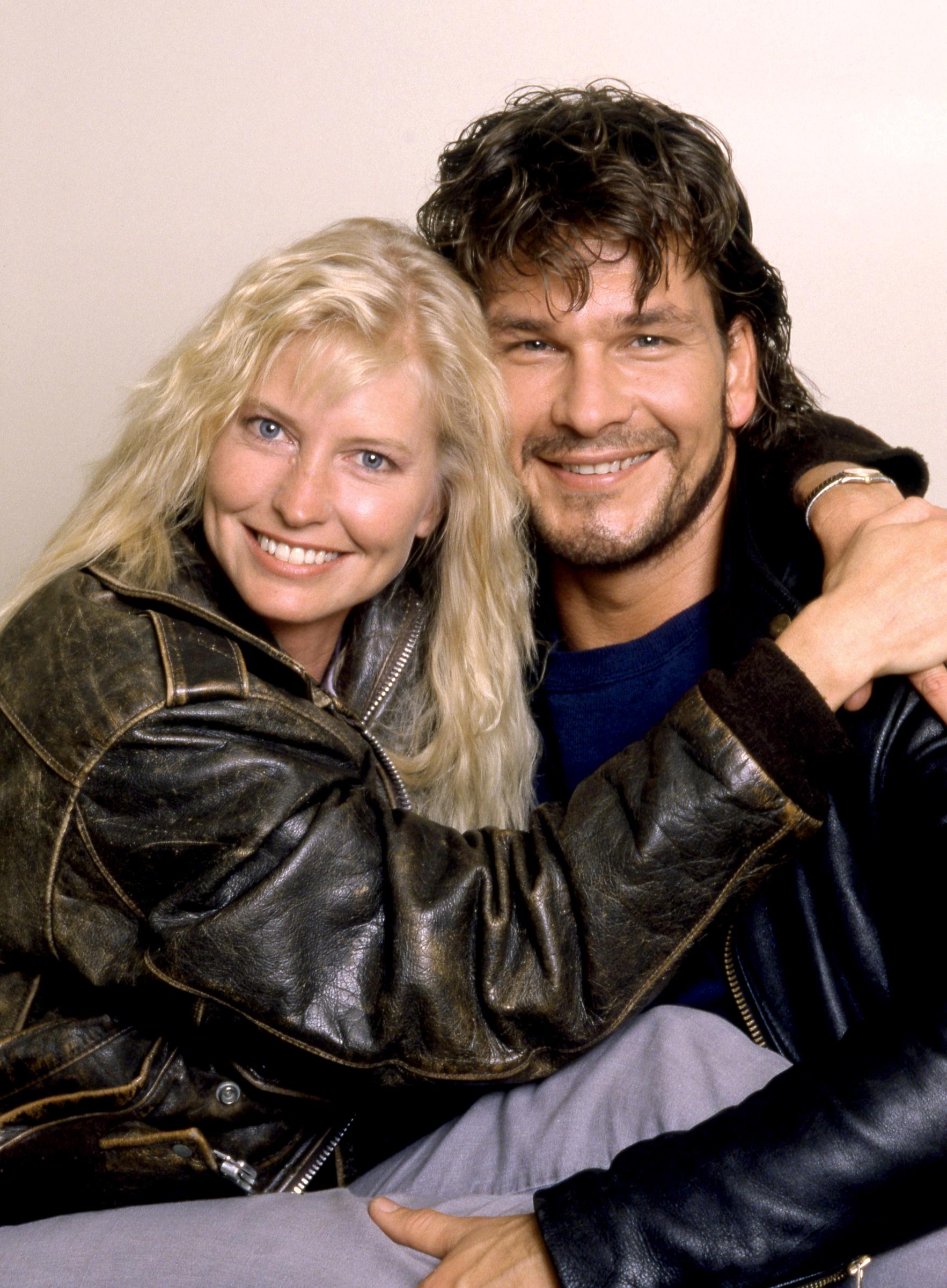 Lisa Niemi and Patrick Swayze pose for a portrait in New York, in May 1987 | Source: Getty Images