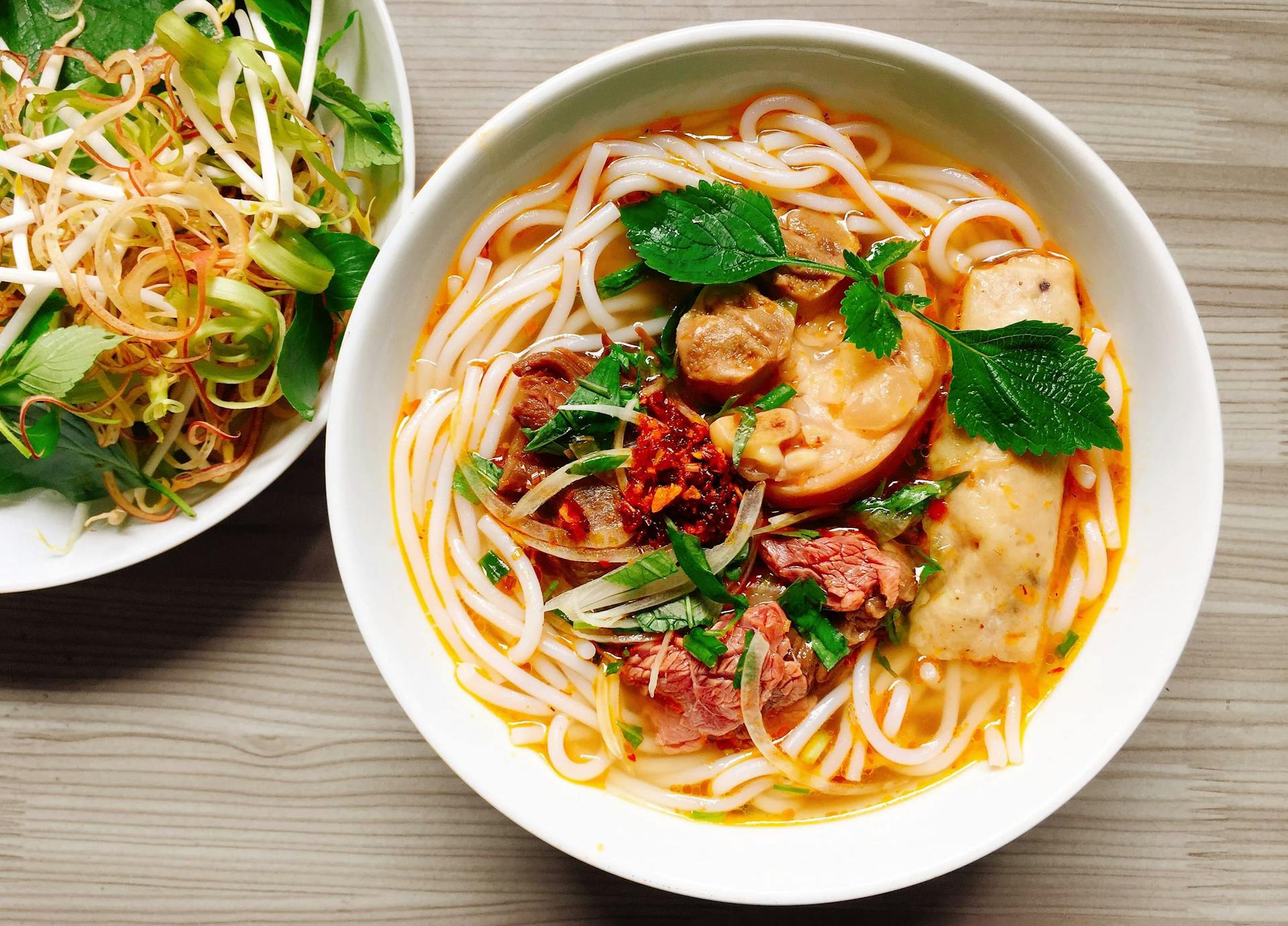Two bowls of noodles | Source: Pexels