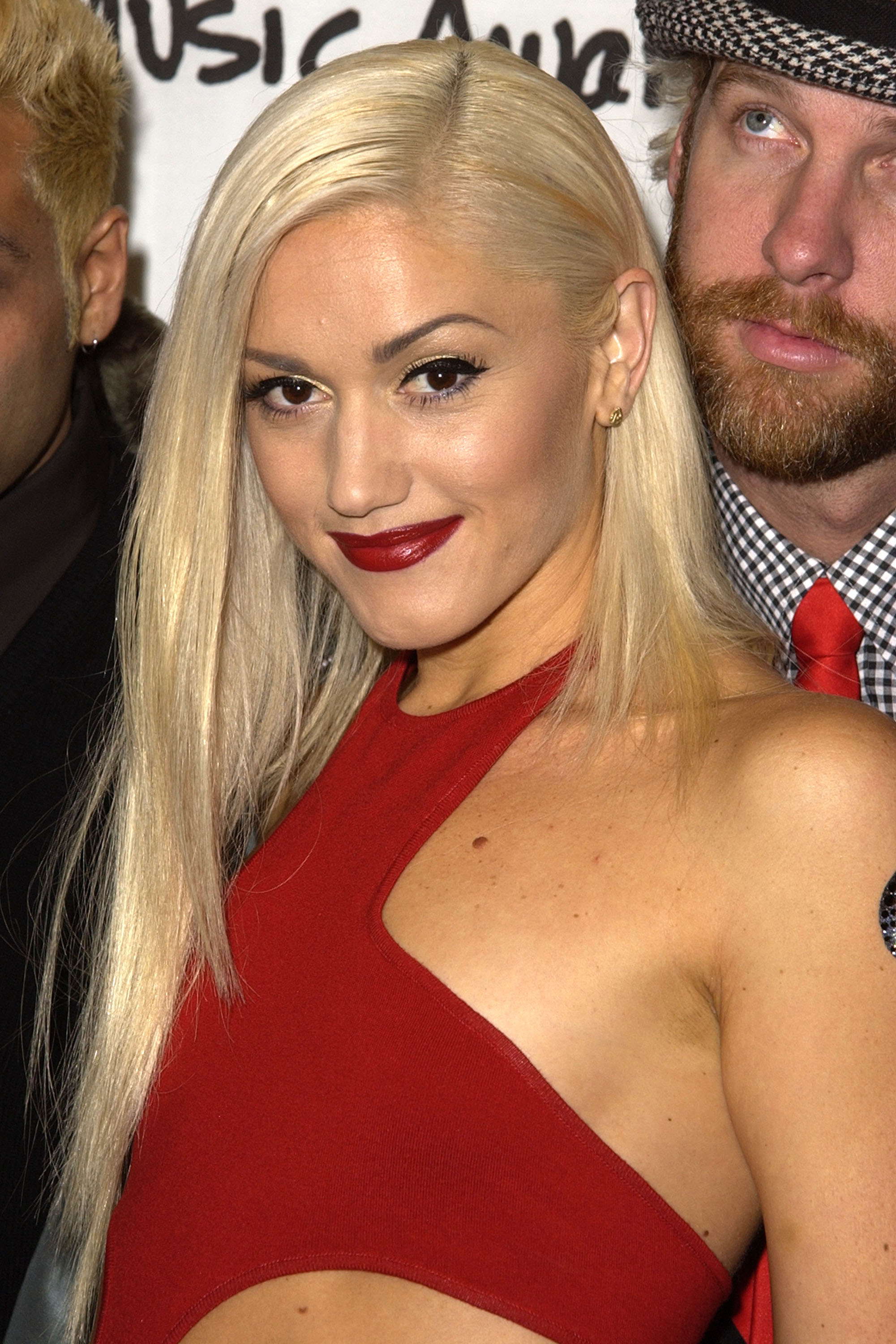 Gwen Stefani at VH-1 Music Awards  in 2001 | Source: Getty Images