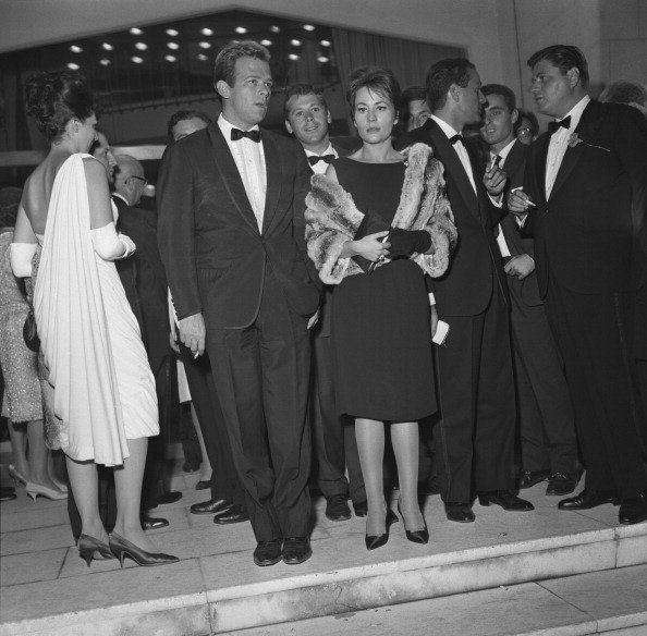 L'actrice française Annie Girardot au Festival de Venise avec son mari Renato Salvatori, Venise, 1962. | Photo : Getty Images
