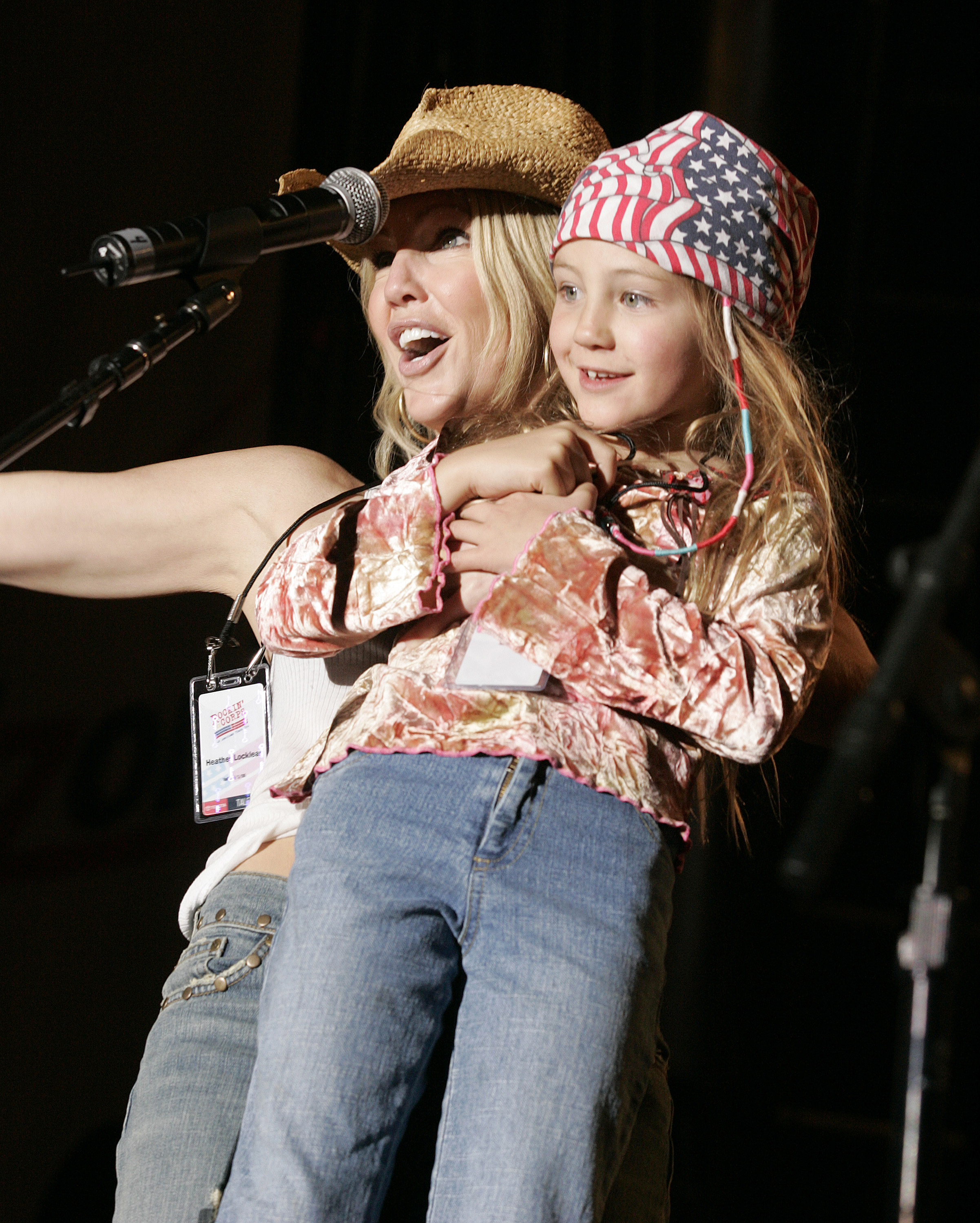 Heather Locklear and daughter Ava during Rockin' the Corps Concert - An American Thank You Celebration for US Marines - Show at Camp Pendleton in San Diego, California | Source: Getty Images