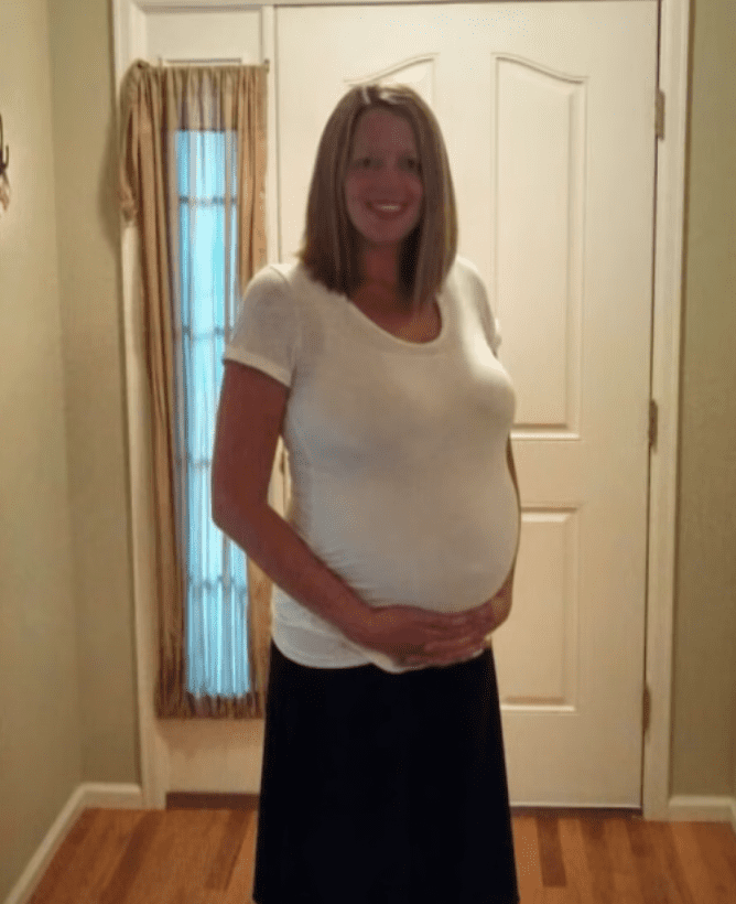 Eine schwangere Frau beschloss, ihr Leben für ihr Baby zu opfern, als sie während der Geburt Komplikationen hatte | Quelle: Youtube/USA TODAY