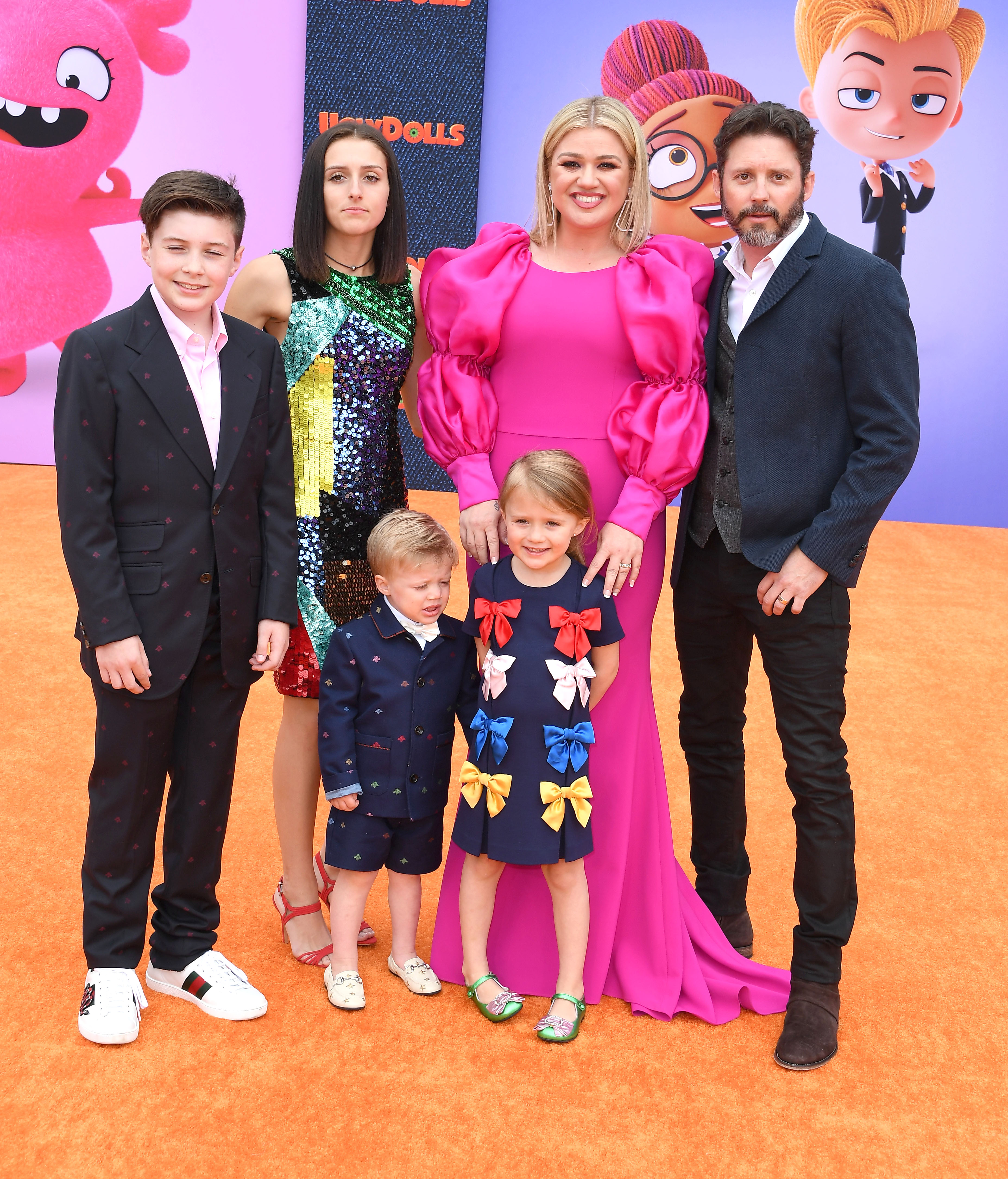 Seth, Remington, Savannah, River, and Brandon Blackstock and Kelly Clarkson arrive at the world premiere Of "UglyDolls" on April 27, 2019 | Source: Getty Images