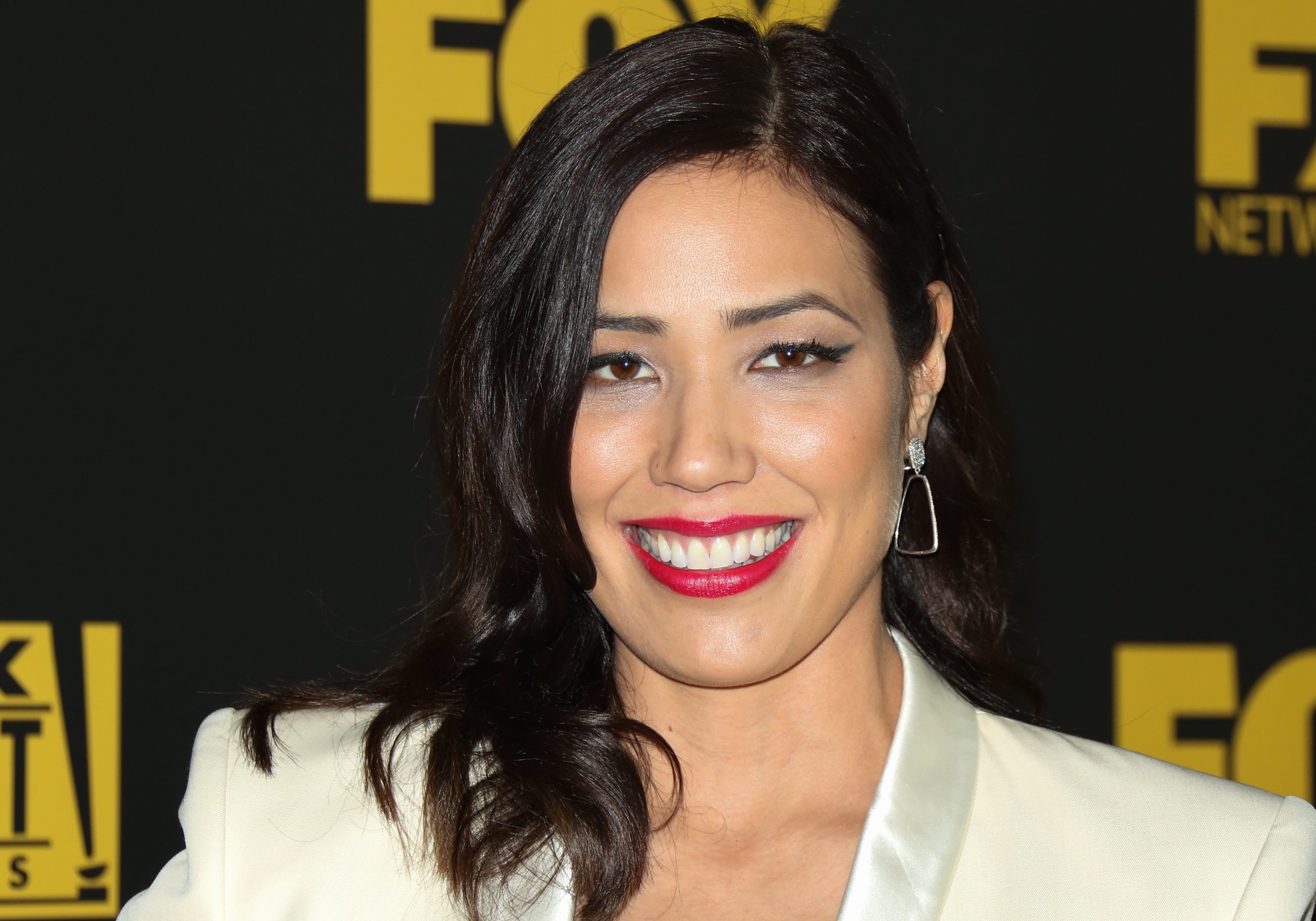 Michaela Conlin attends the Fox and FX's 2016 Golden Globe Awards Party on January 10, 2016, in Beverly Hills, California. | Source: Getty Images.