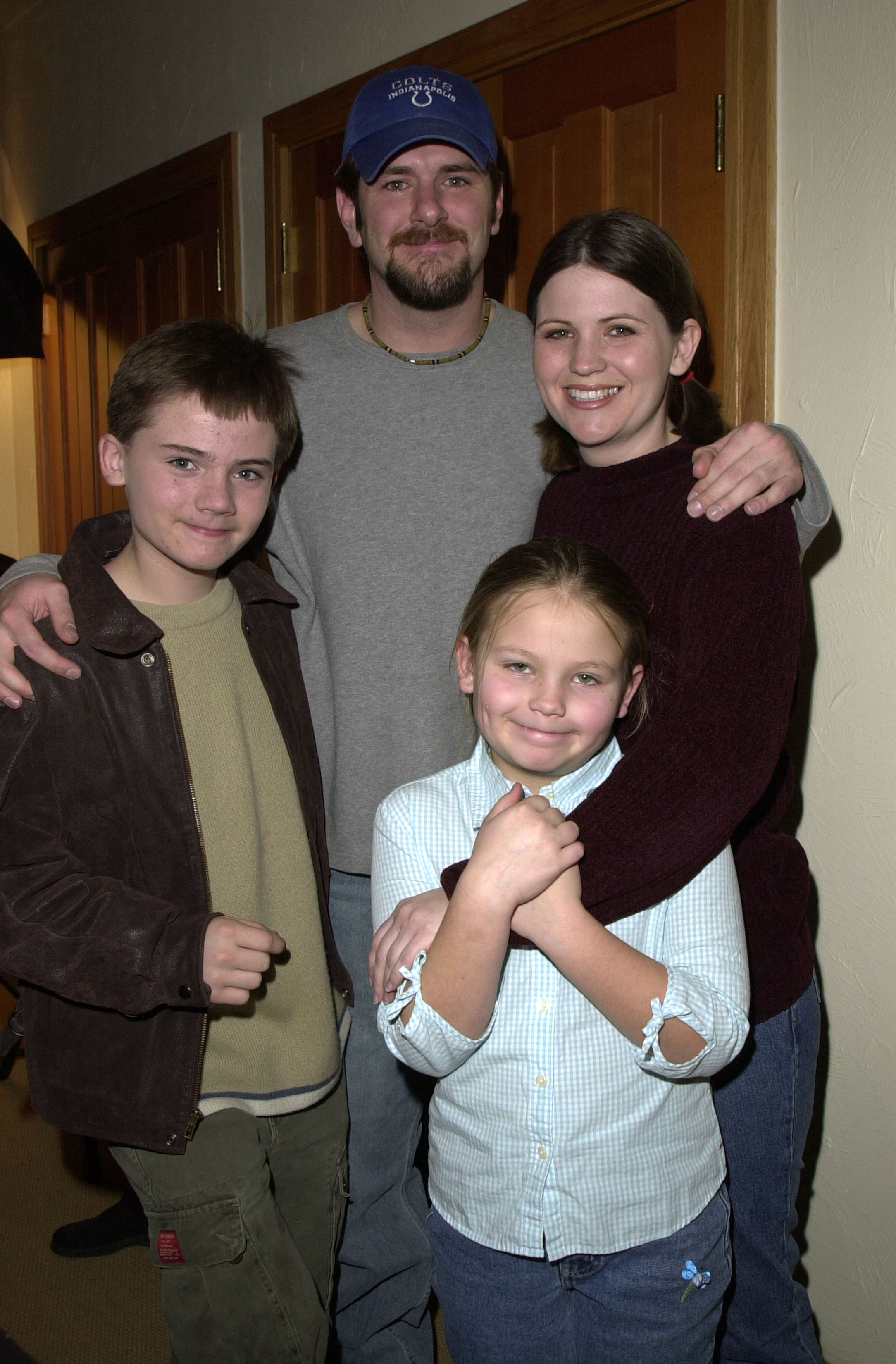 Jake Lloyd, Josh Broadbent, Madison Lloyd, & Lisa Lloyd during Sundance 2001 in Park City, Utah, United States. | Source: Getty Images