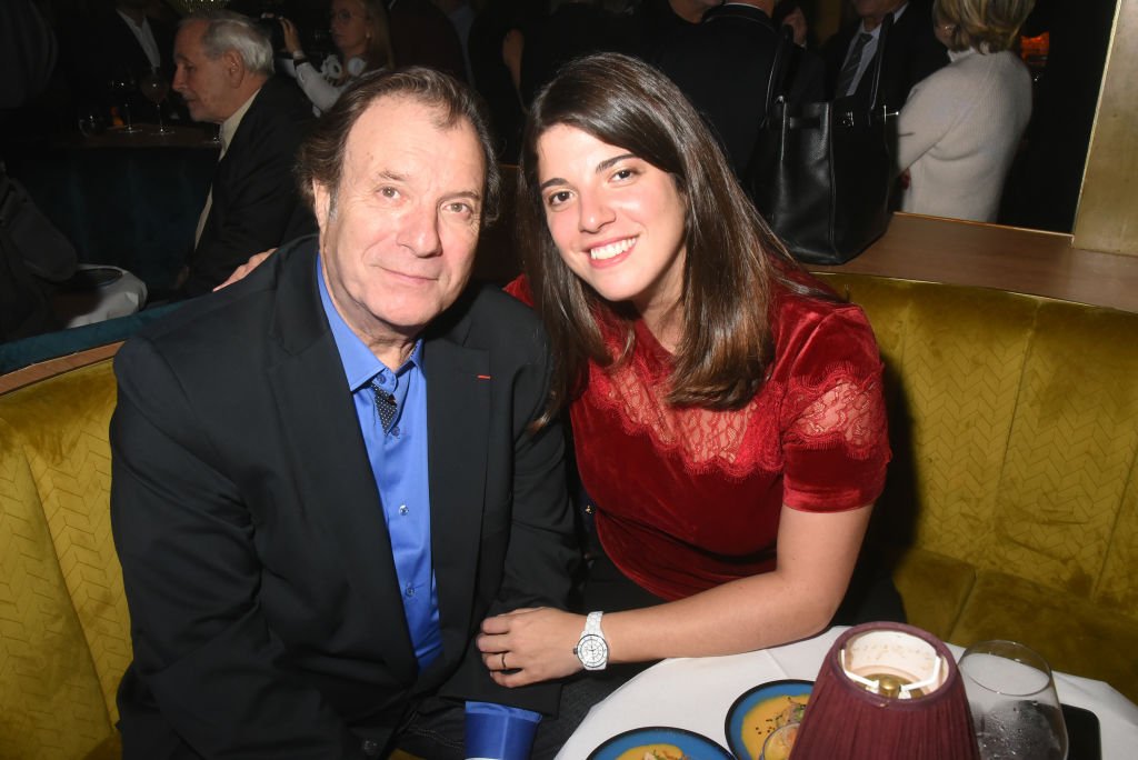 Daniel Russo au côté de sa fille Charlotte le 28 octobre 2019 à Paris. l Source : Getty Images