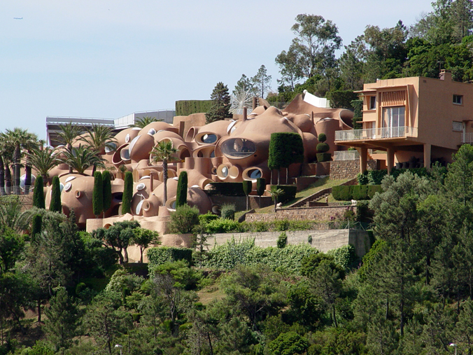 Palais Bulles — Théoule-sur-Mer, France | Source: Wikipedia