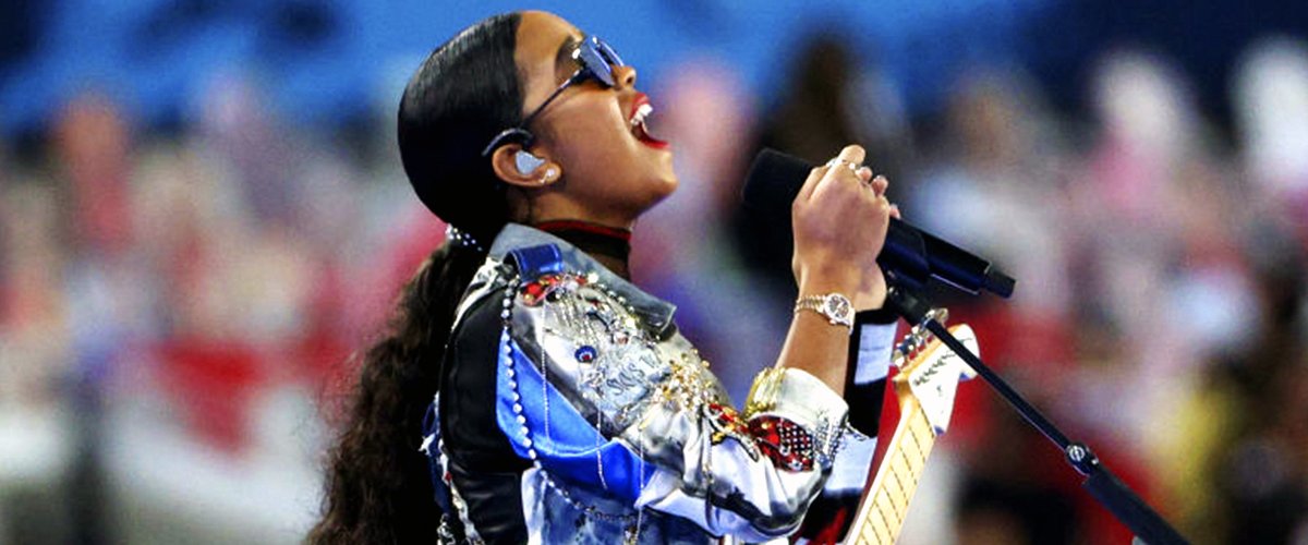 Gabriella Wilson Aka Her Can Play 5 Instruments Get To Know The Super Bowl 21 Performer