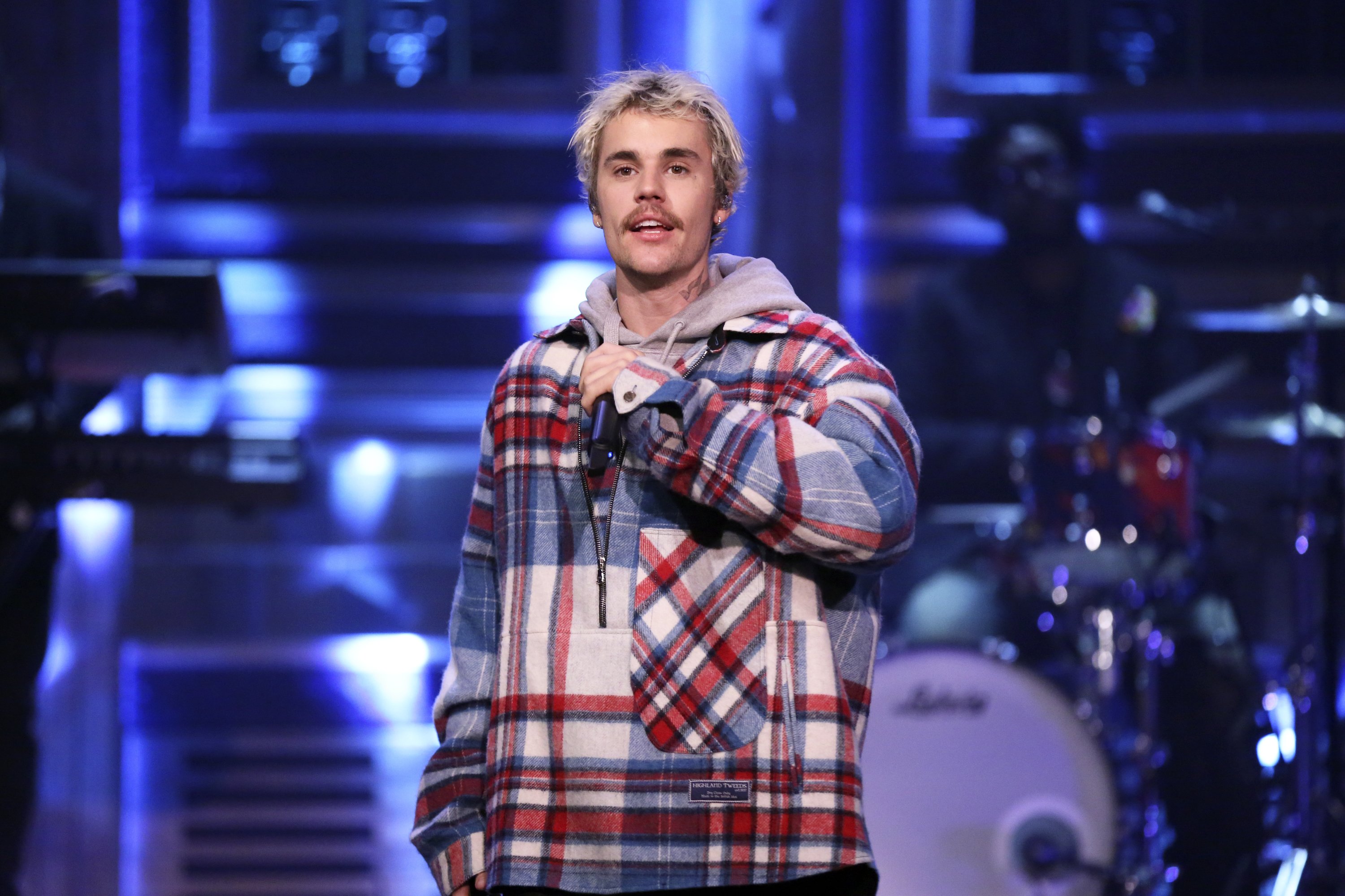 Justin Bieber performs on "The Tonight Show Starring Jimmy Fallon" on February 14, 2020. | Source: Getty Images