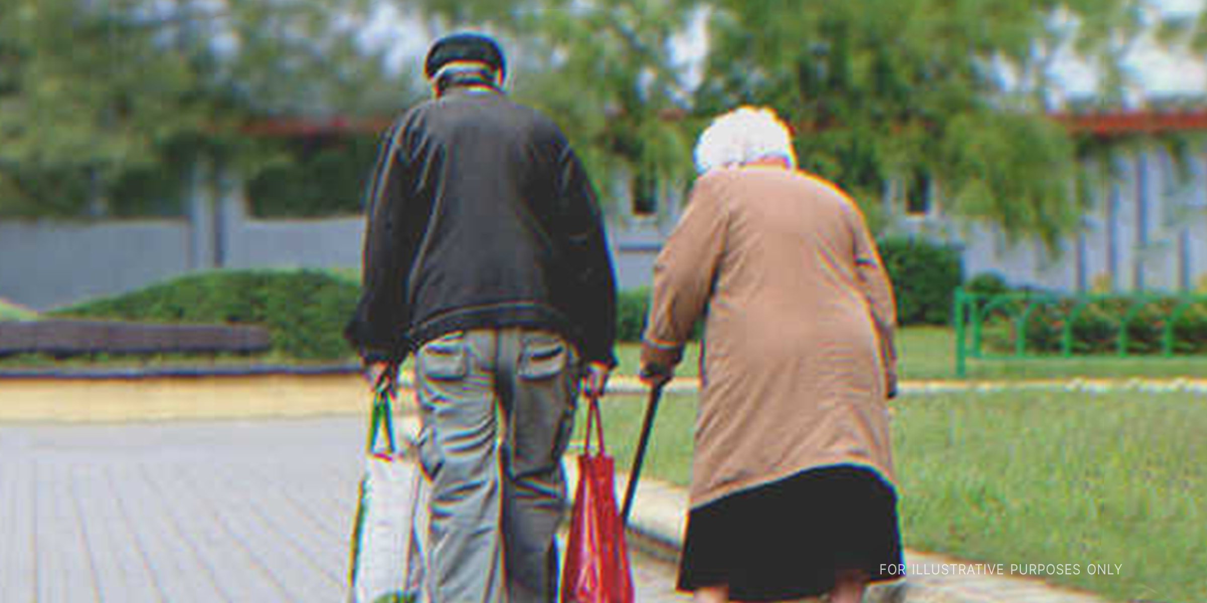 Senior couple walking together | Shutterstock