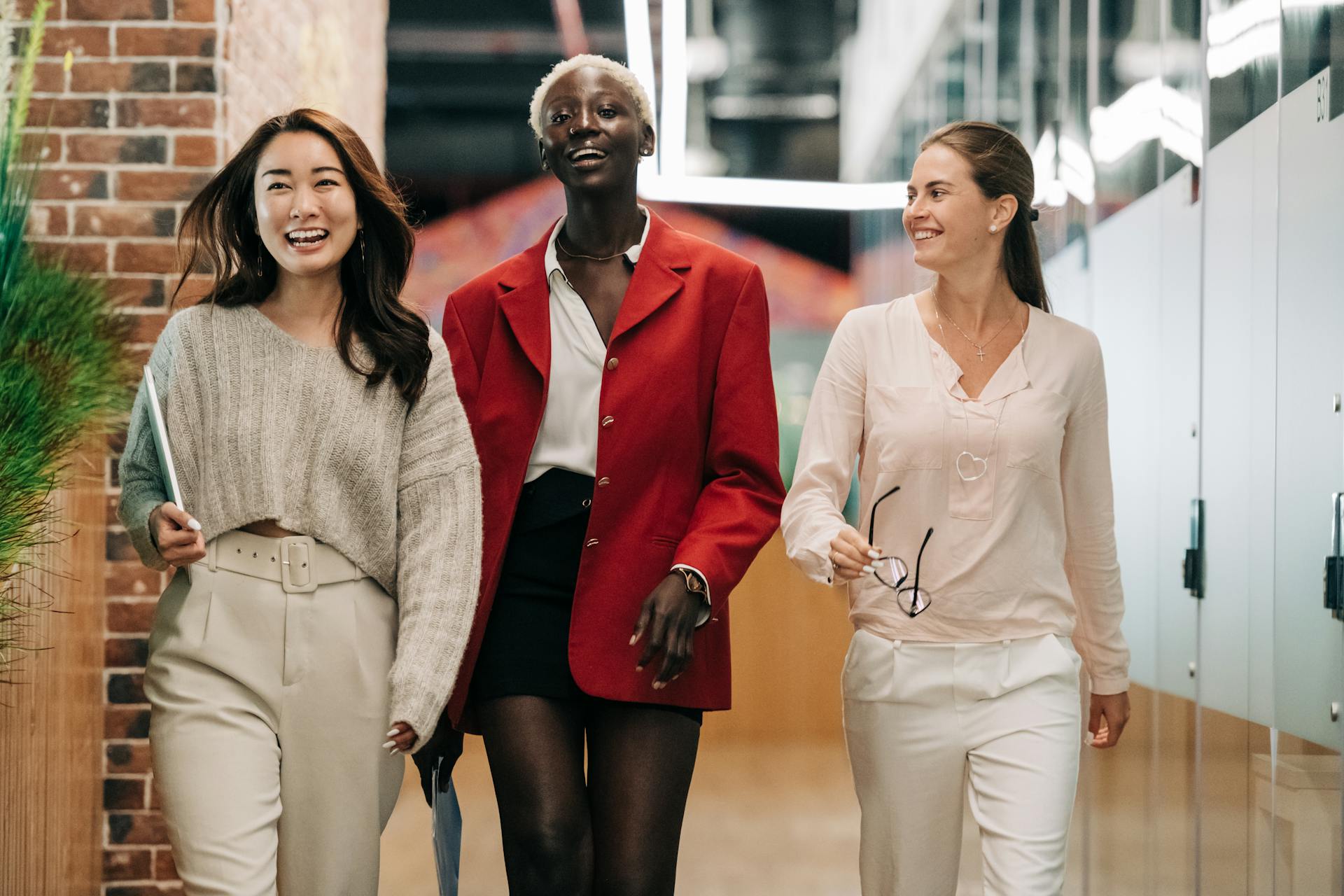 Three confident women | Source: Pexels