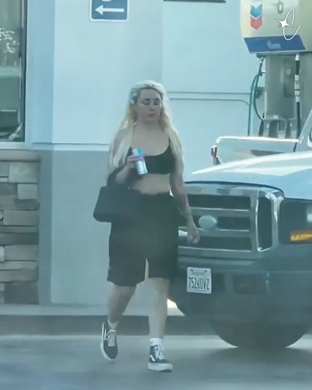 Amanda Bynes seen at a gas station on February 26, 2026 | Source: X/TMZ