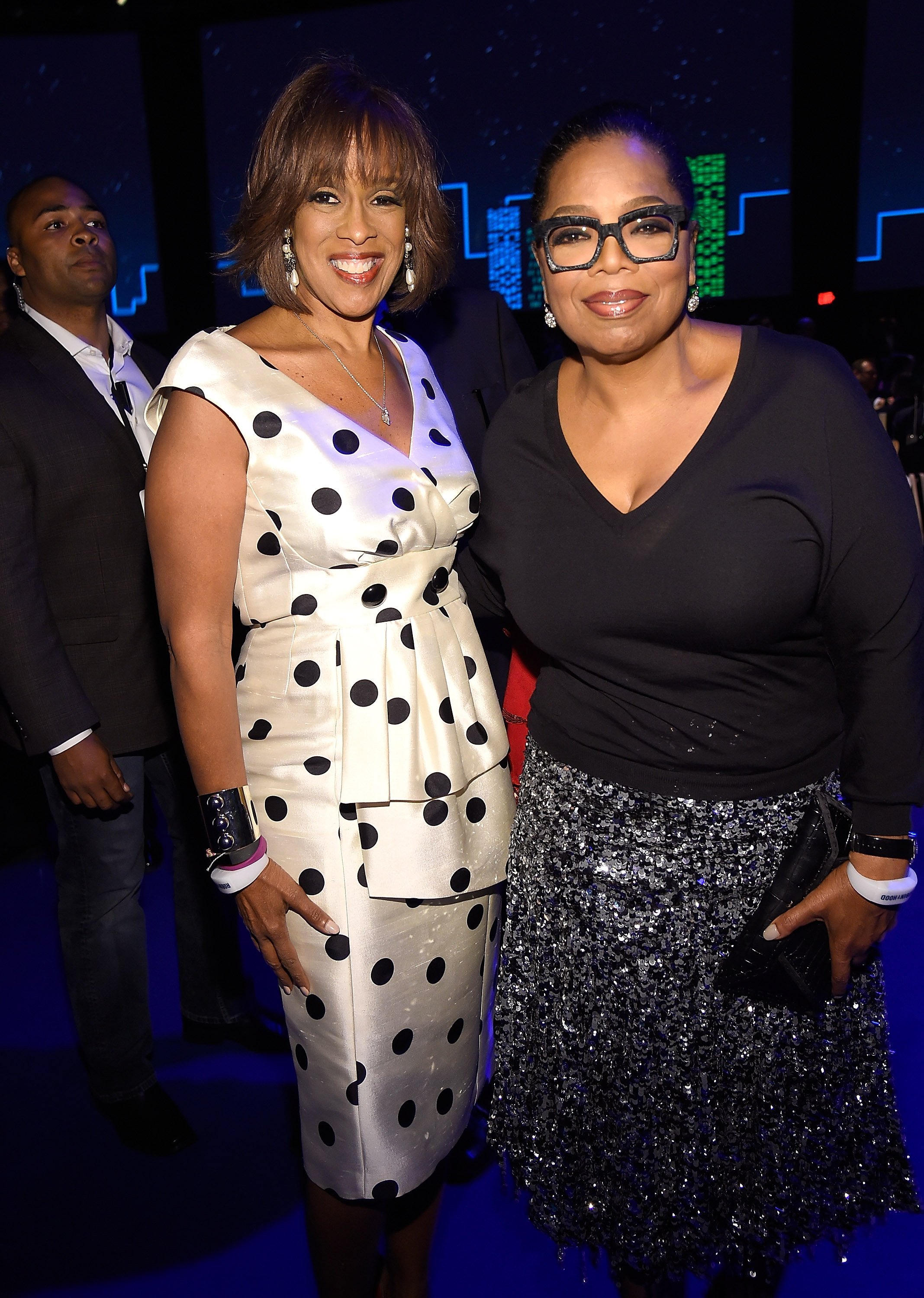 Gayle King and Oprah Winfrey at The Robin Hood Foundation's 2016 Benefit on May 9, 2016 in New York City | Photo: Getty Images