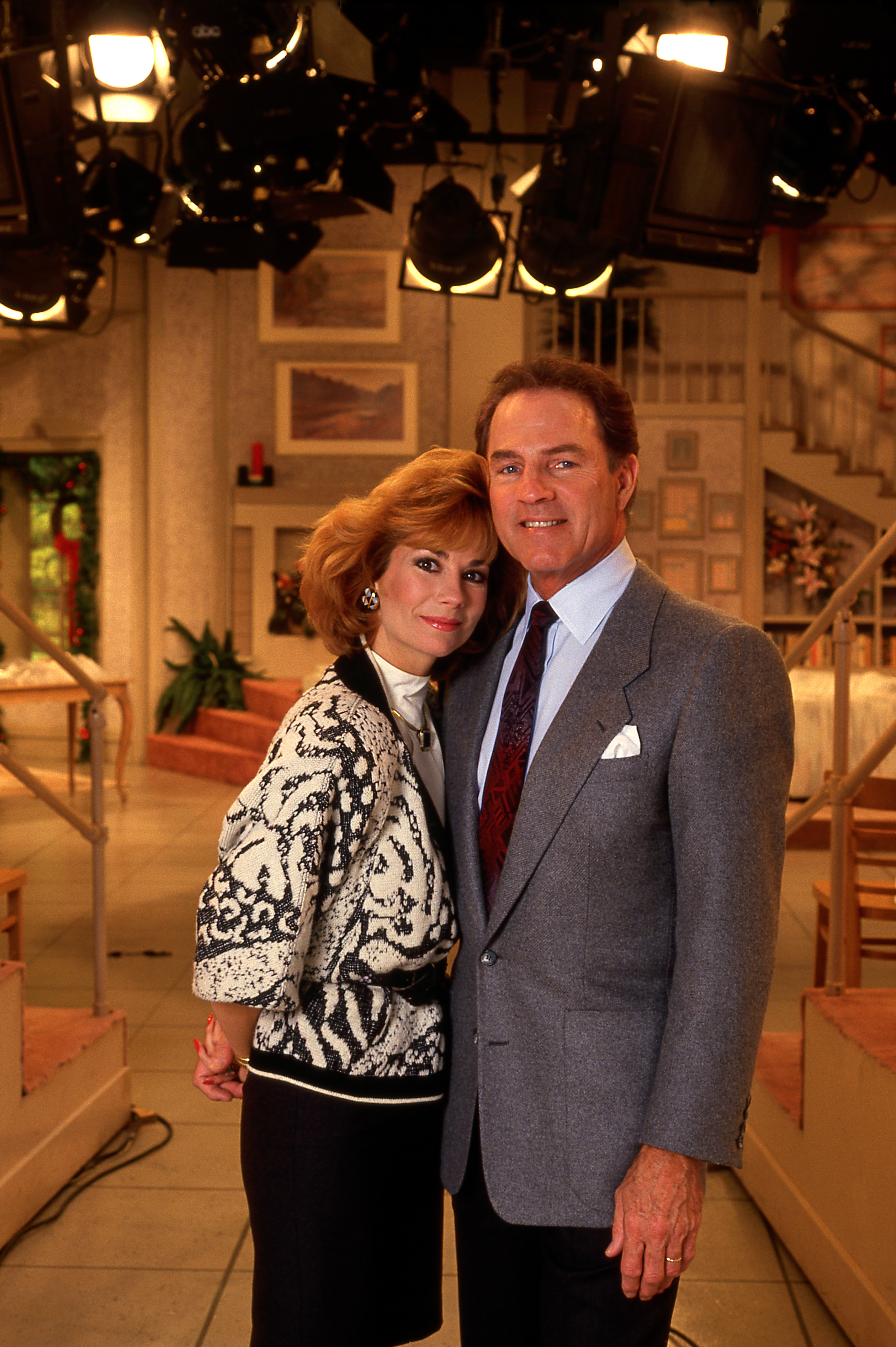 Frank and Kathie Lee Gifford on the set of "Good Morning America" circa 1988 | Source: Getty Images