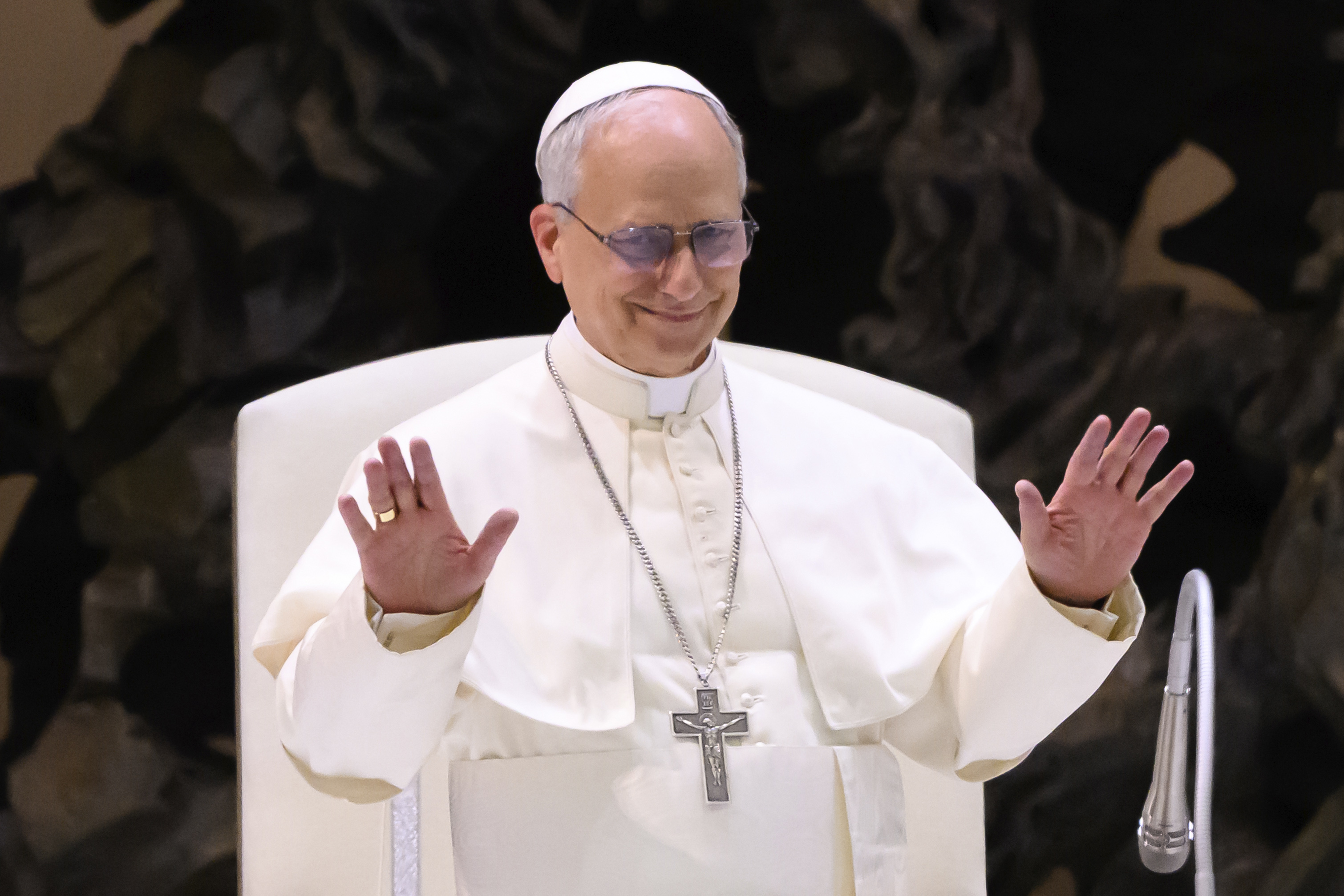 Pope Leo XIV meets media representatives in the Paul VI Hall at the Vatican, May 12, 2025 | Source: Getty Images