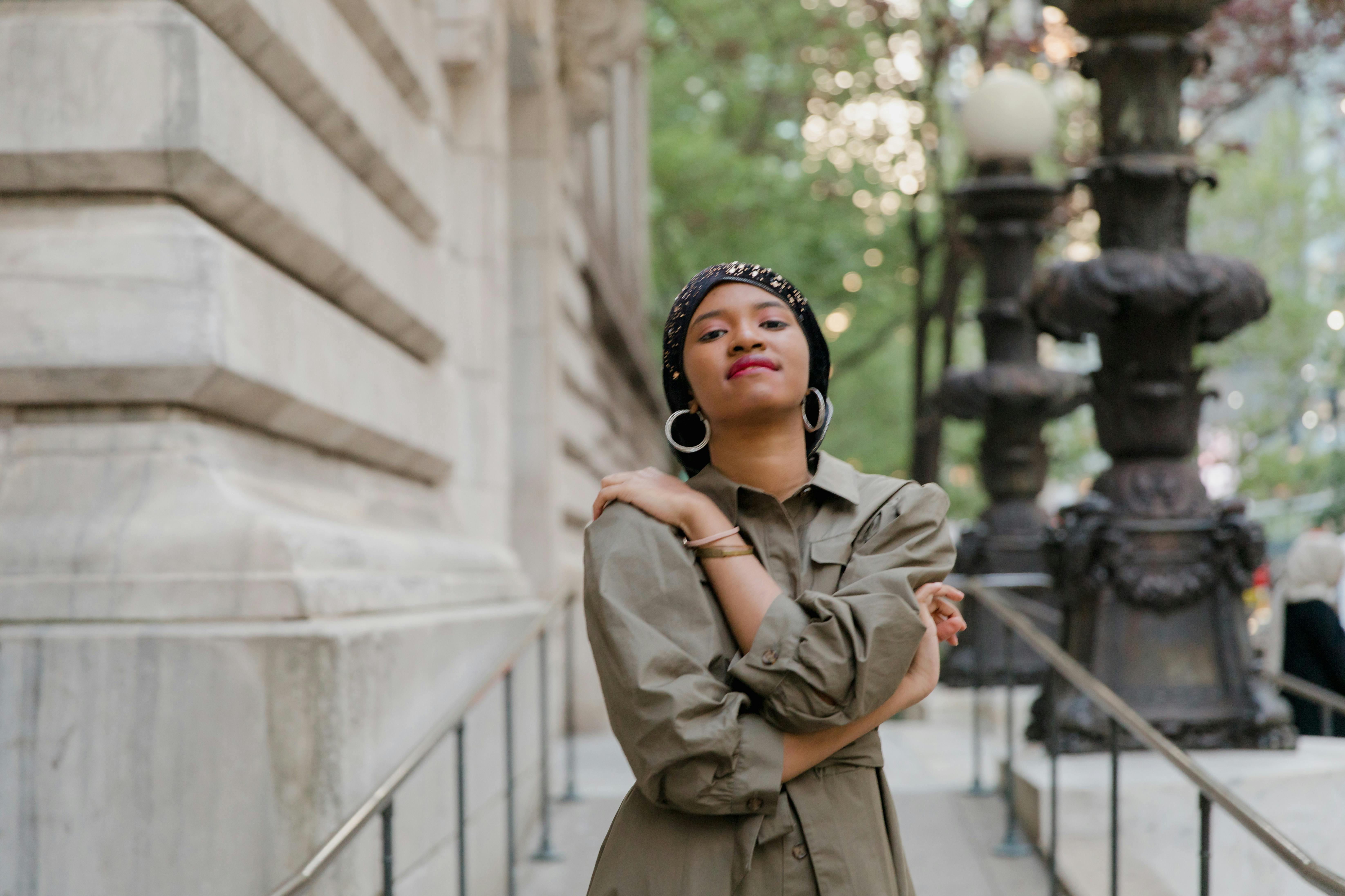 Some women experience hormonal changes quietly for years before recognizing the signs of perimenopause. | Source: Pexels