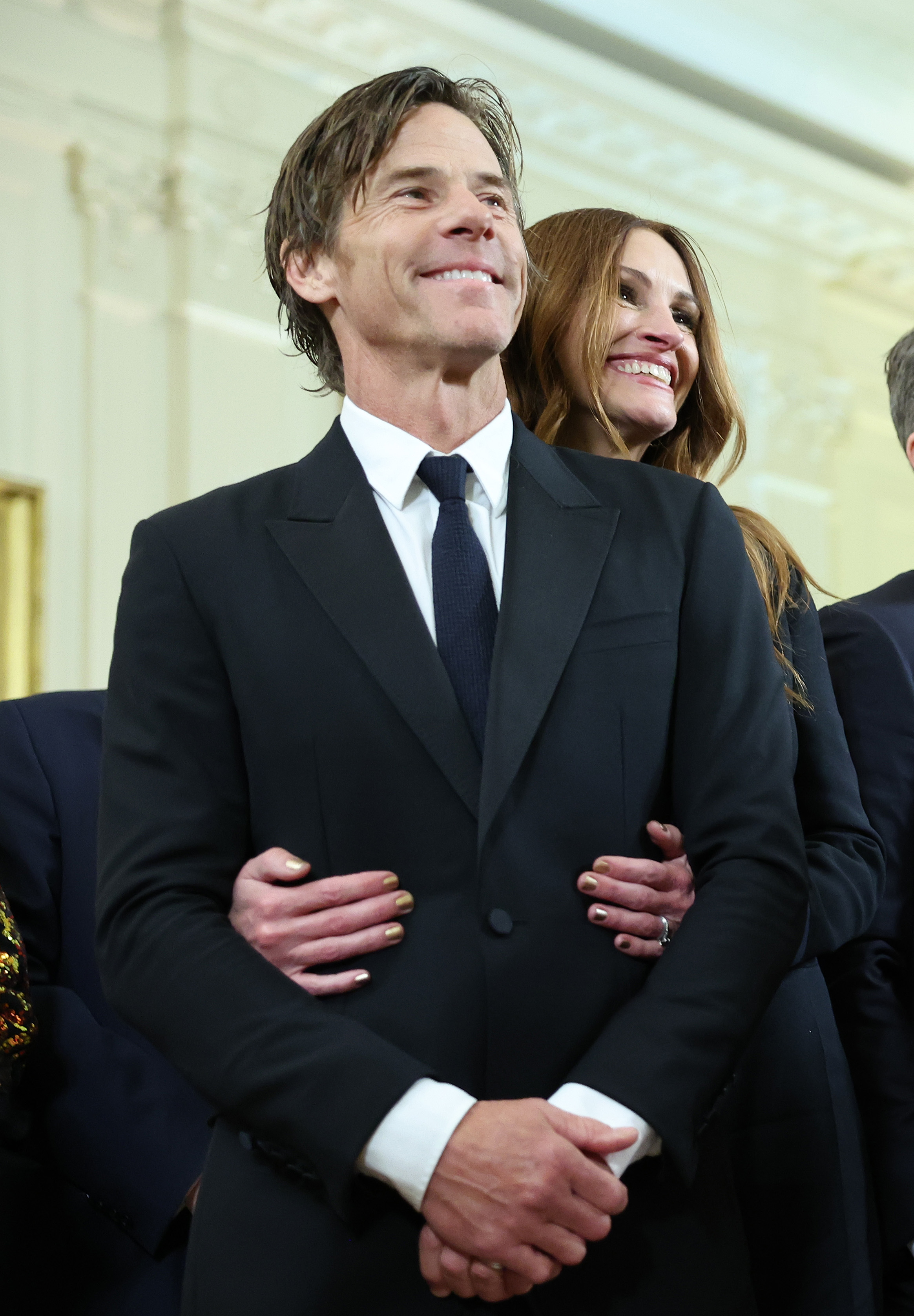 Daniel Moder and Julia Roberts attend a reception for the Kennedy Center honorees at the White House on December 4, 2022 | Source: Getty Images