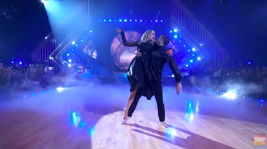 Elaine Hendrix and Alan Bersten. | Source: YouTube/Dancing With The Stars