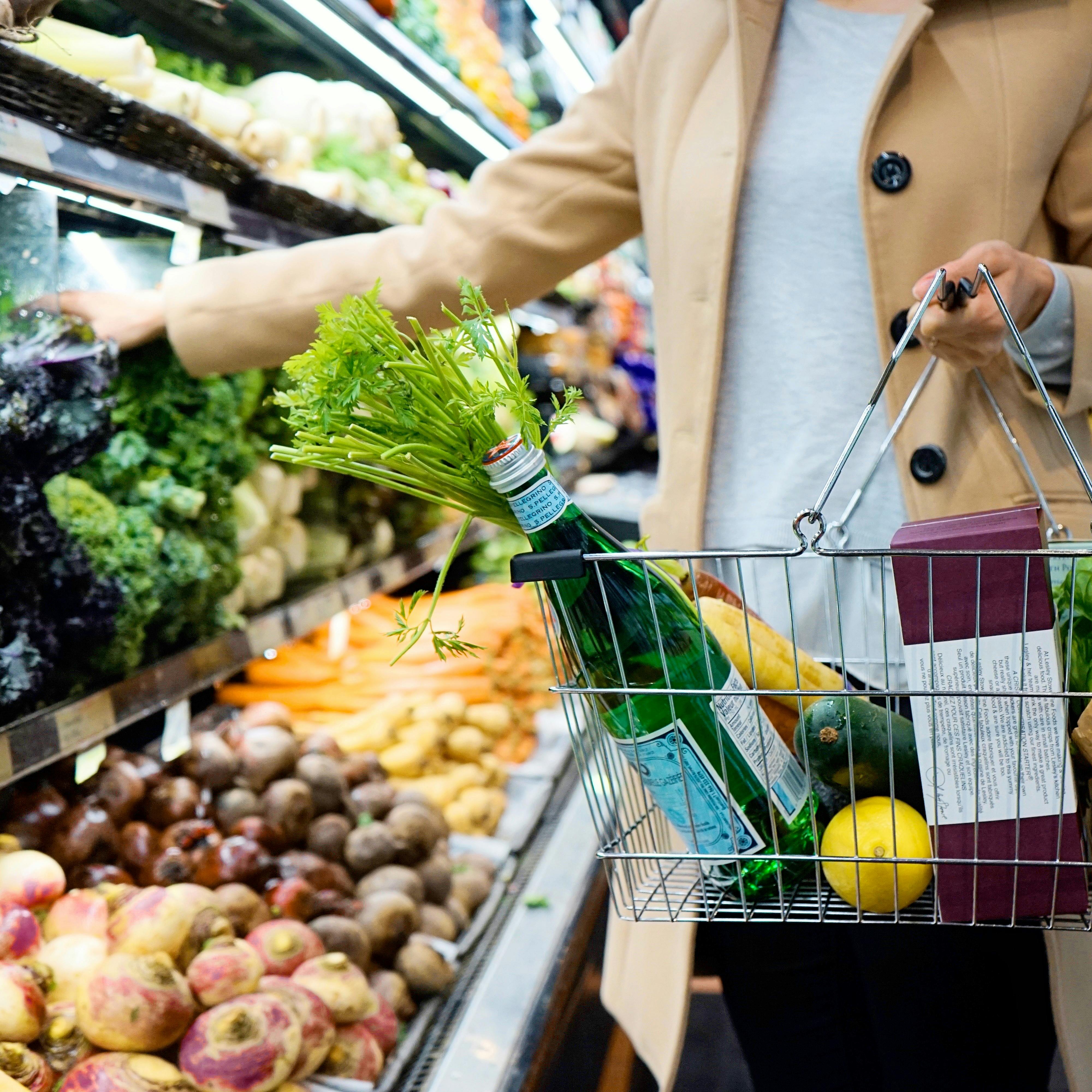 A woman shopping for groceries | Source: Pexels
