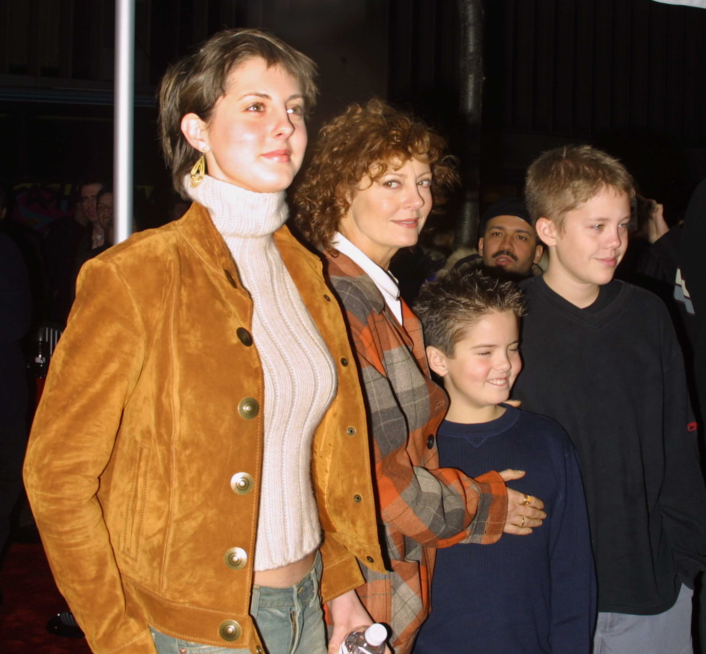 Eva Amurri, Susan Sarandon, Miles Robbins, and Jack Henry Robbins at the premiere of "The Lord Of The Rings" in New York City in 2001 | Source: Getty Images