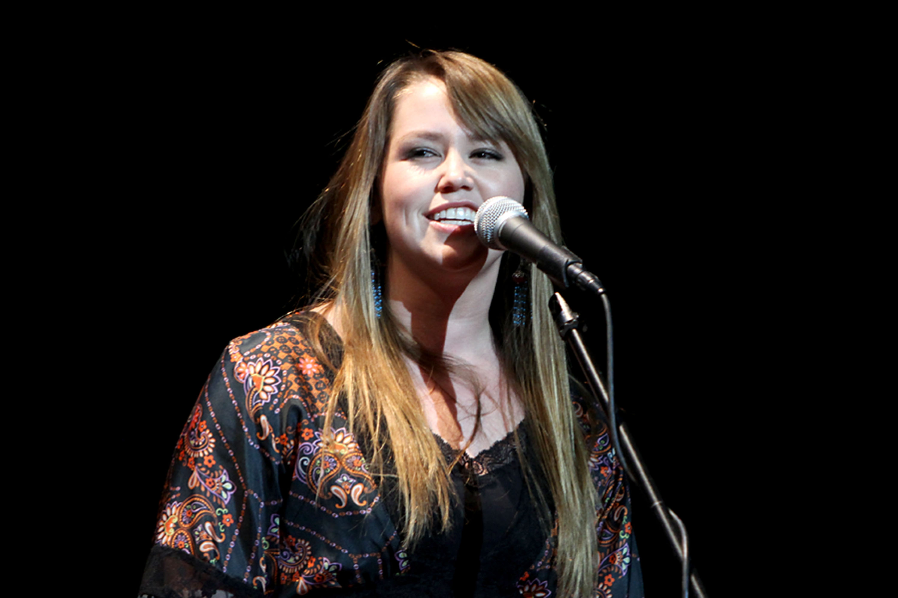 Jane Carrey performing at a Global Alliance For Transformational Entertainment event in Beverly Hills, California on February 4, 2012 | Source: Getty Images