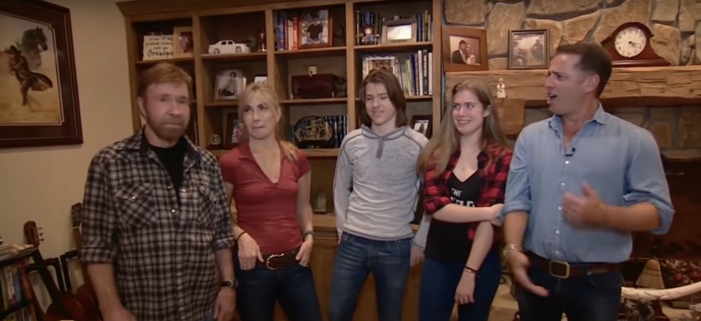 Picture of Chuck Norris with his family in the living room inside his ranch | Source: Youtube.com/TODAY