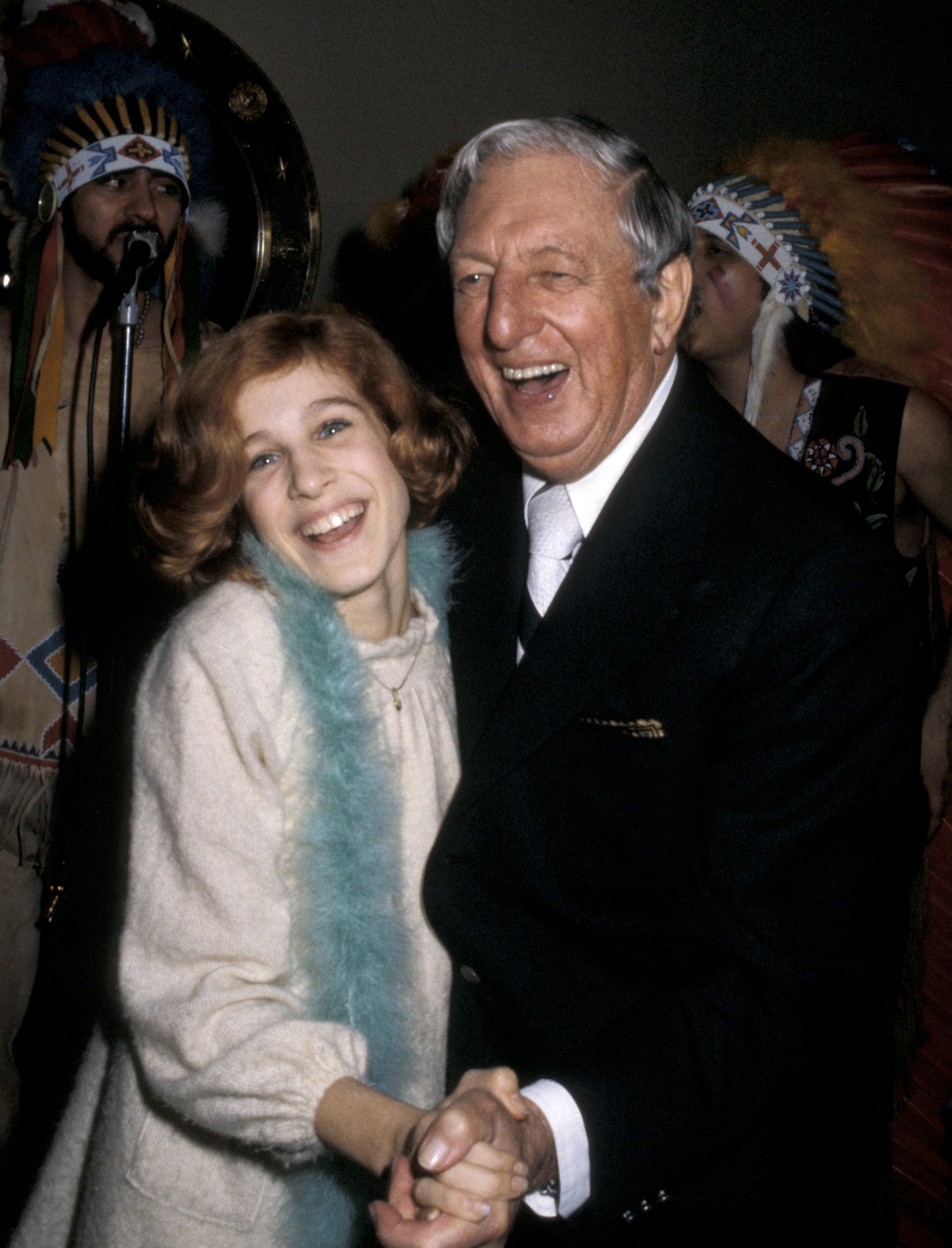 Sarah Jessica Parker and Ray Bolger in New York City, New York in 1979. | Source: Getty Images