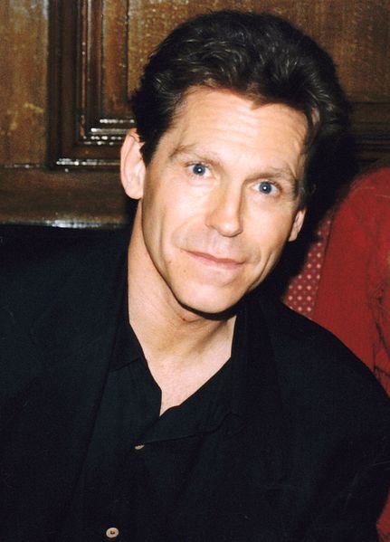 Jeff Conaway at a television convention, 1998. | Source: Wikimedia Commons